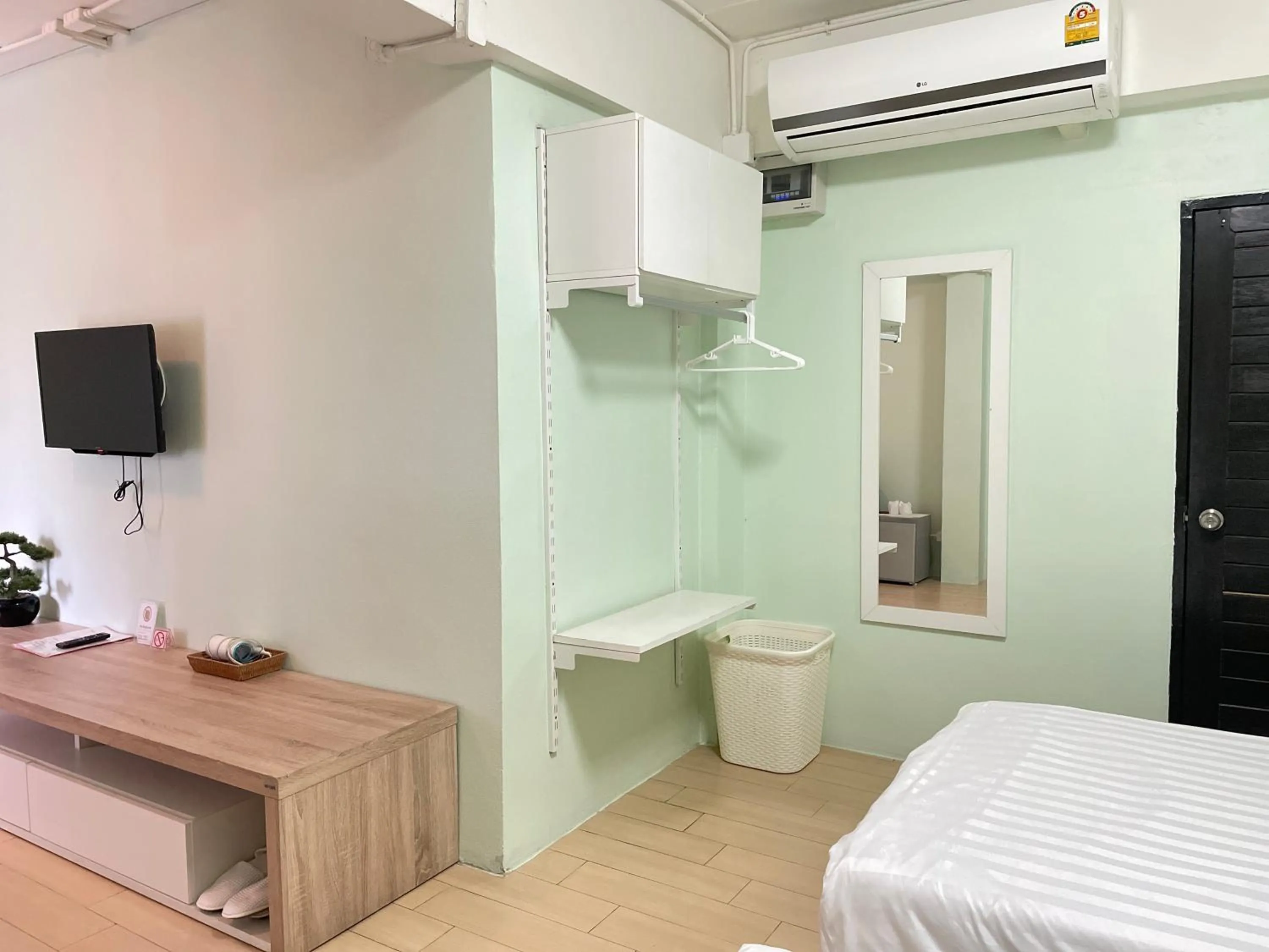 wardrobe, Bed in Baan Ploy In