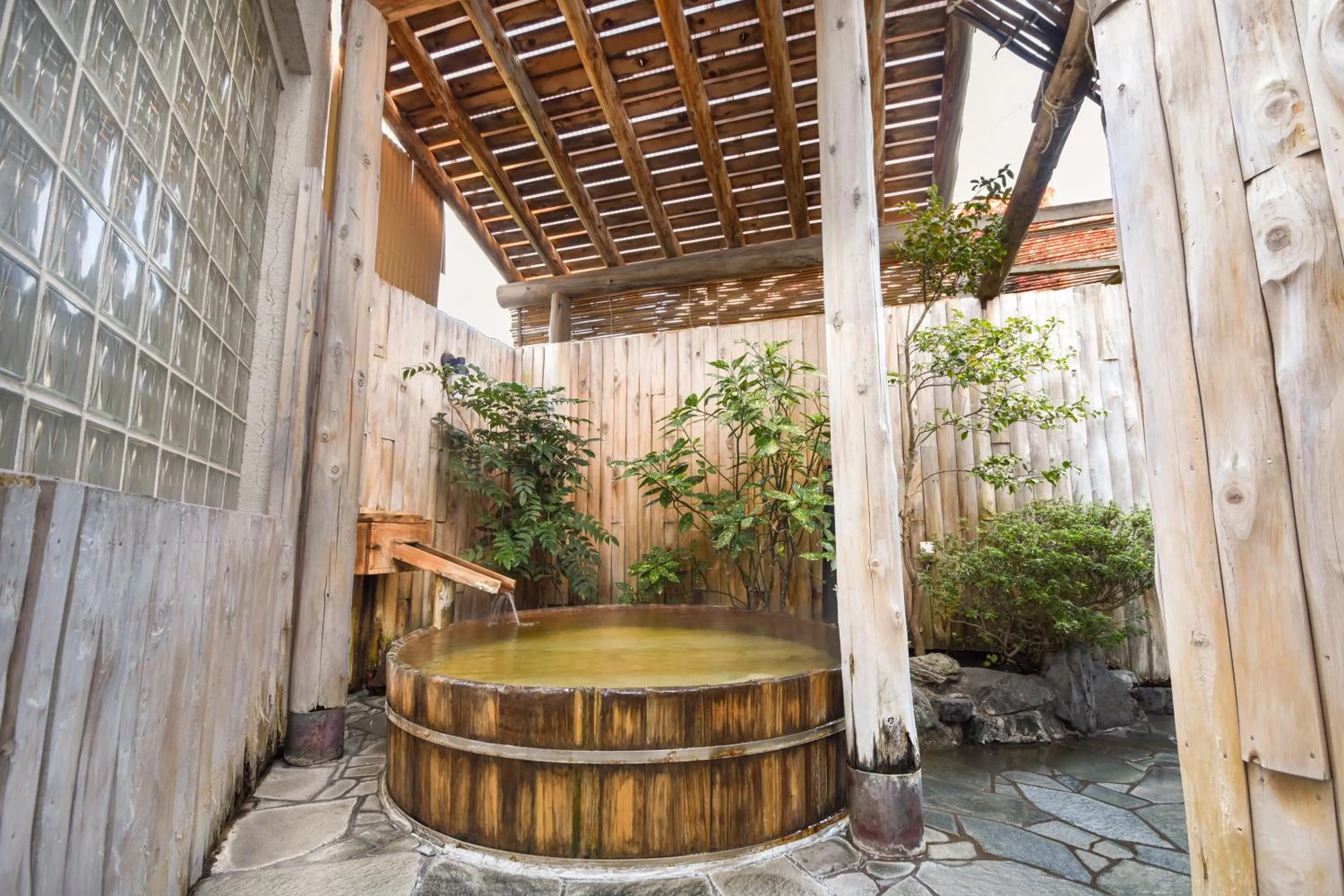 Open Air Bath in Yanagi No Yu