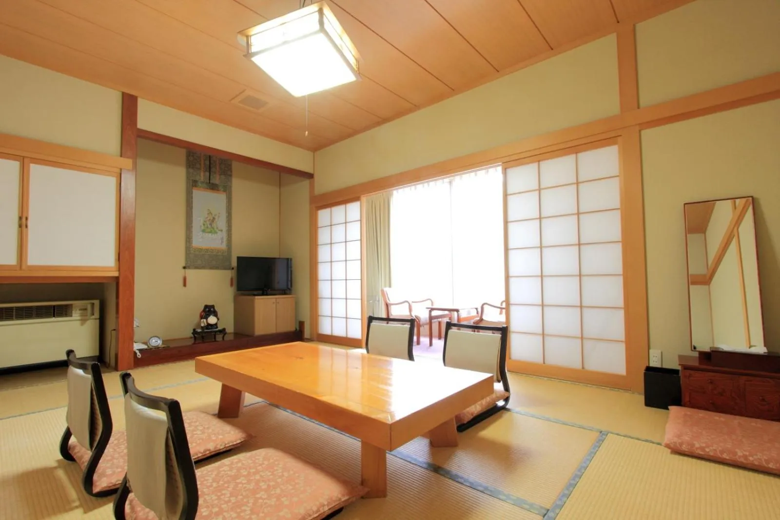 Photo of the whole room in Yanagi No Yu