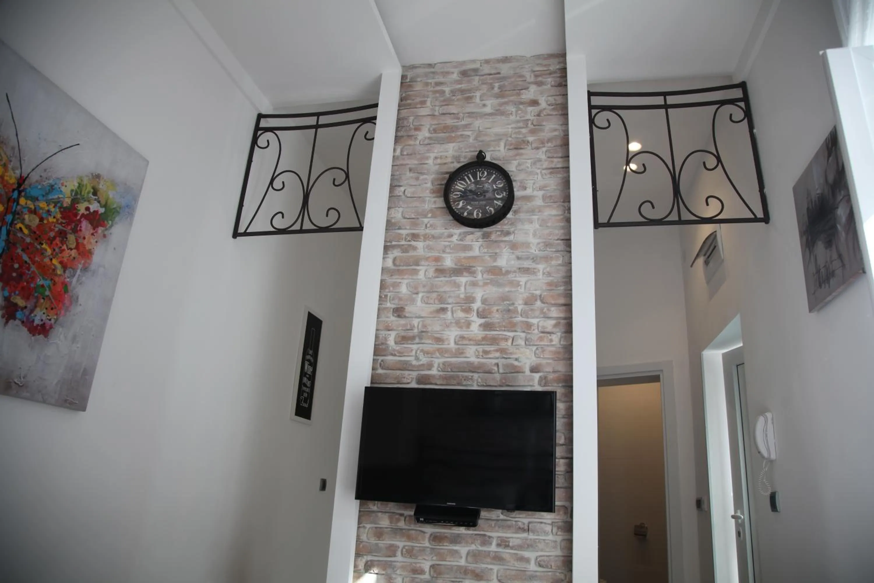 TV and multimedia in Al Mattina Apartments Belgrade