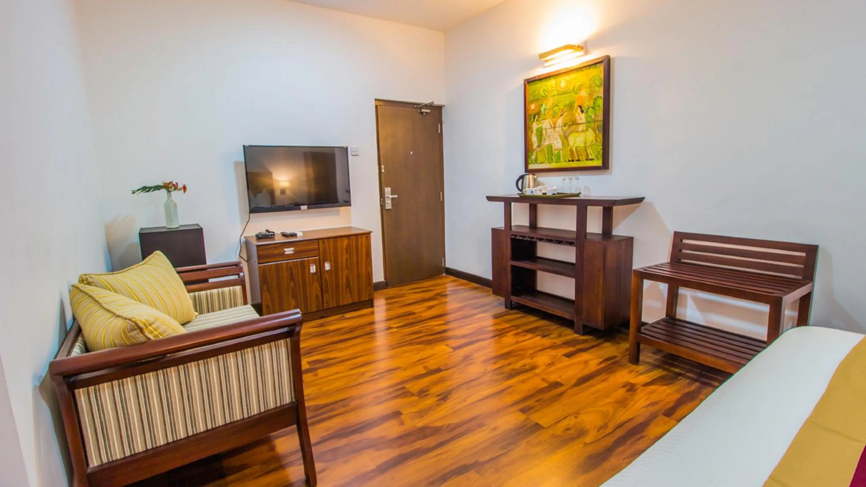 TV and multimedia in Pearl Royal Hotel, Colombo