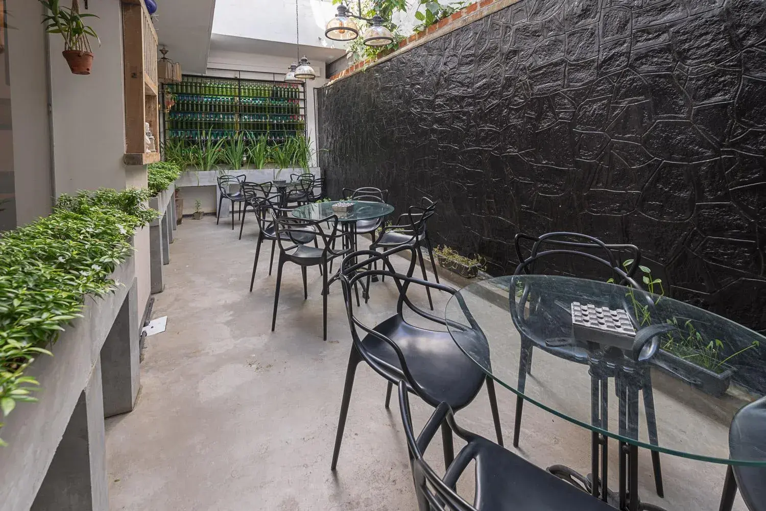 Restaurant/places to eat in Pearl Royal Hotel, Colombo Restaurant/places to eat in Pearl Royal Hotel, Colombo