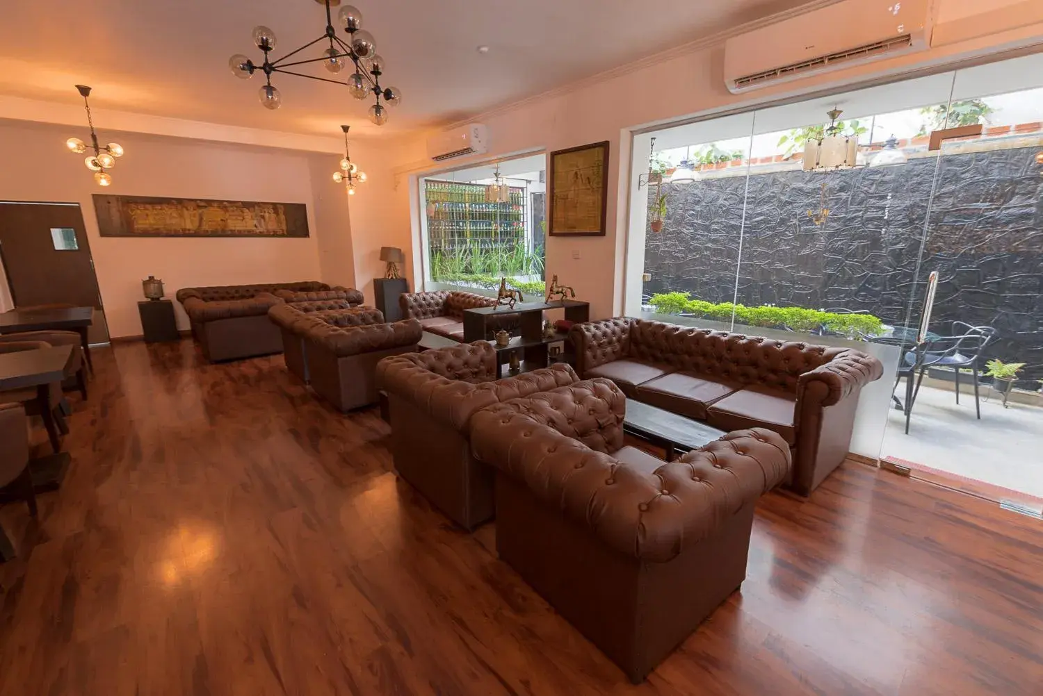 Lobby or reception in Pearl Royal Hotel, Colombo Lobby or reception in Pearl Royal Hotel, Colombo