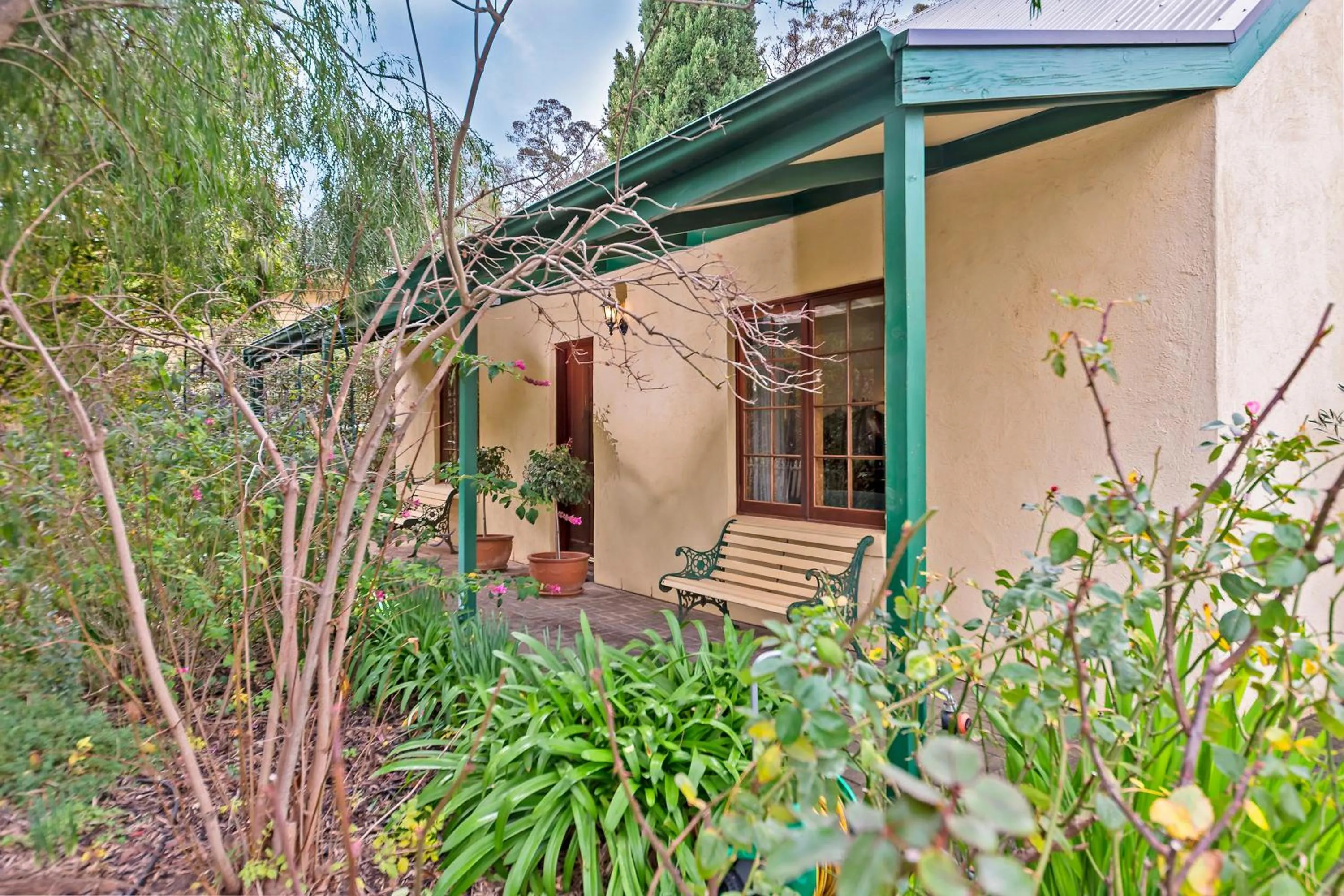 Property building in Country Pleasures Bed and Breakfast