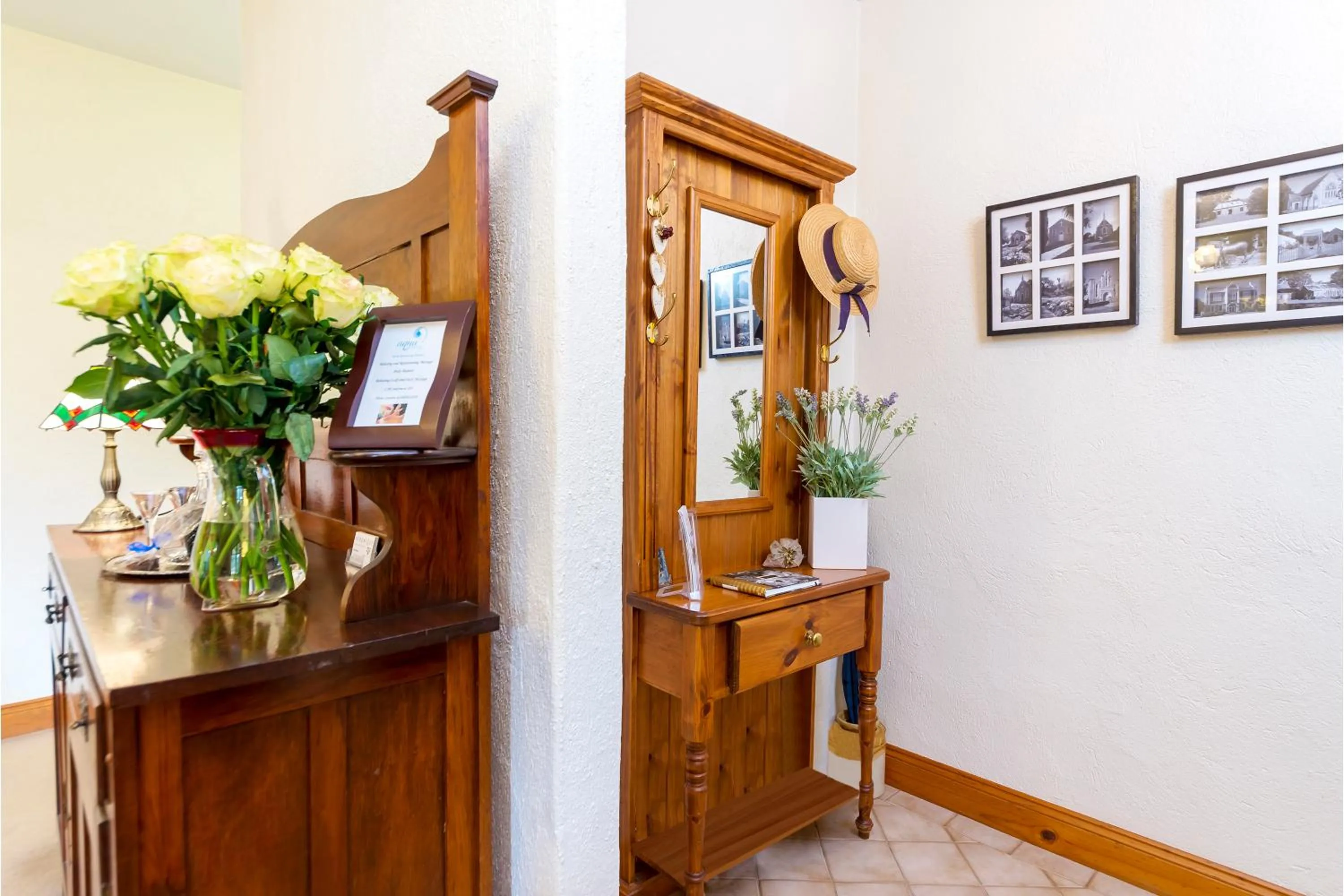 Lobby or reception in Country Pleasures Bed and Breakfast