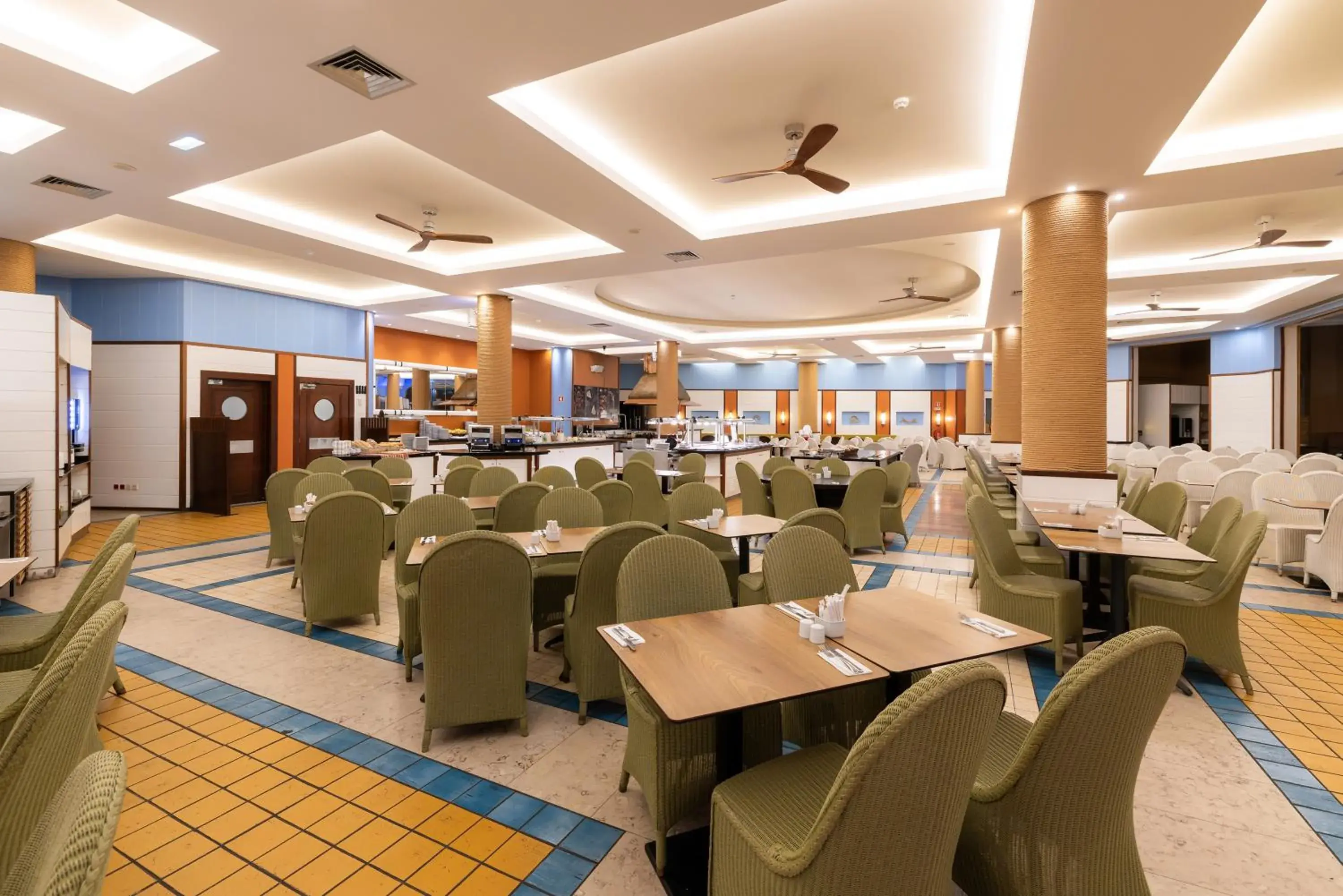 Restaurant/places to eat in Pestana Porto Santo Premium All Inclusive Beach & SPA Resort Restaurant/places to eat in Pestana Porto Santo Premium All Inclusive Beach & SPA Resort