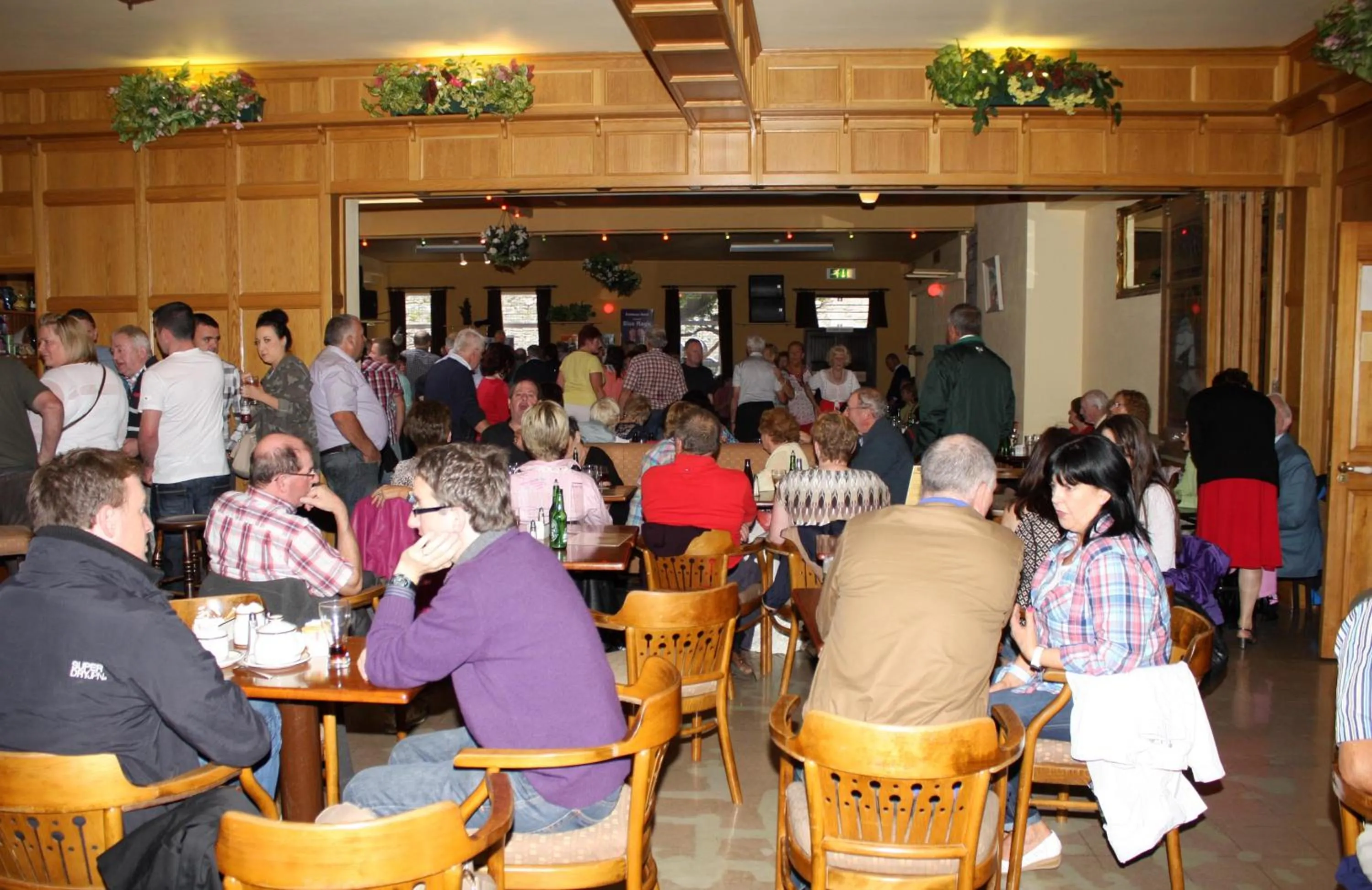 Restaurant/places to eat in Rathbaun Hotel