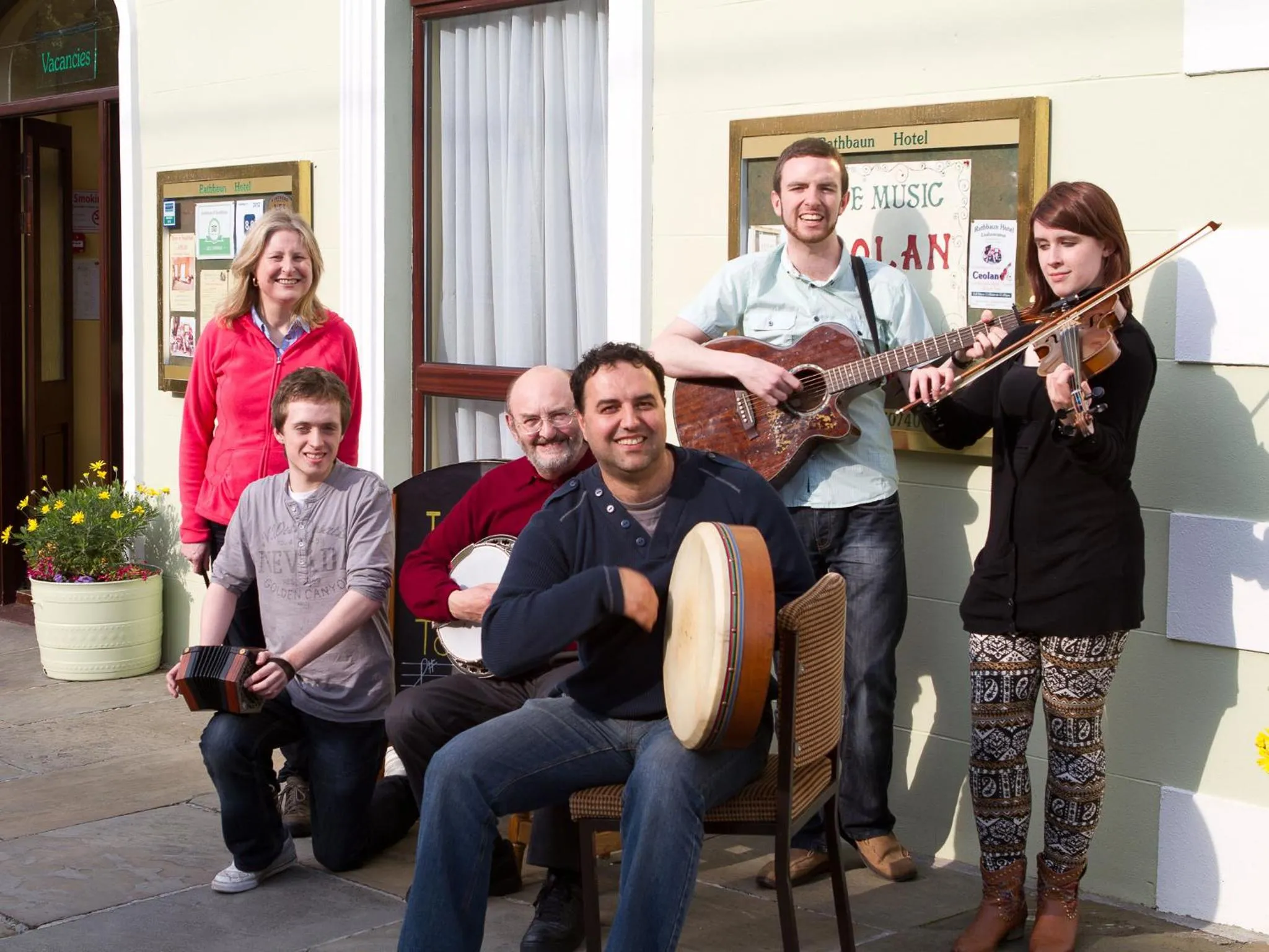 Evening entertainment in Rathbaun Hotel