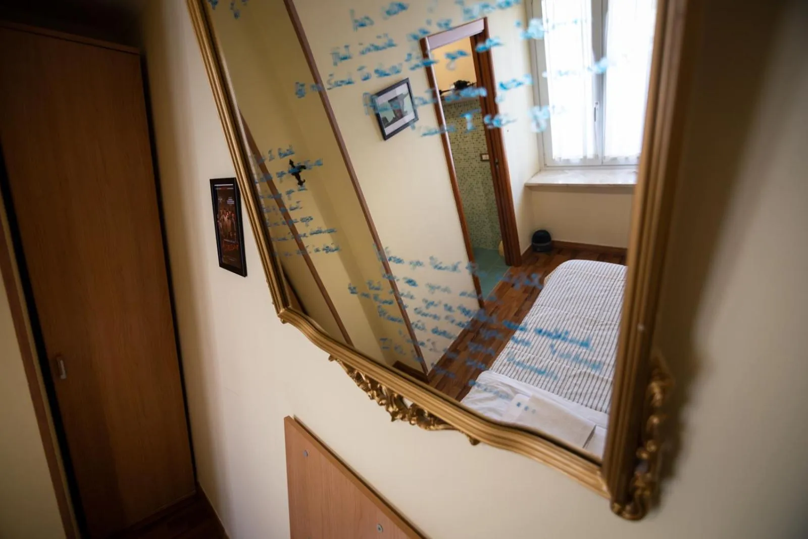 Photo of the whole room in Camaga