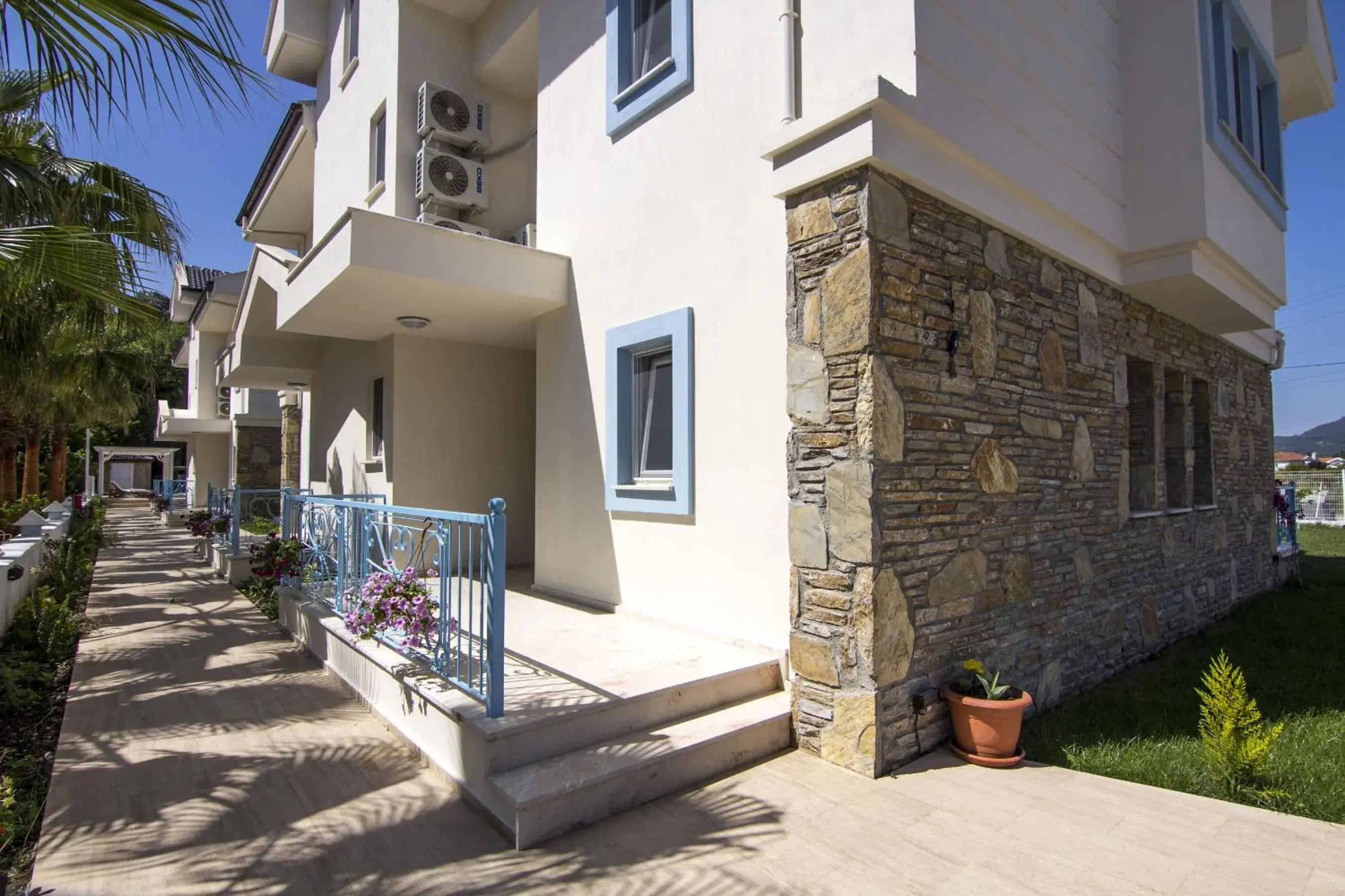 Facade/entrance in Dalyan Basar Hotel Facade/entrance in Dalyan Basar Hotel