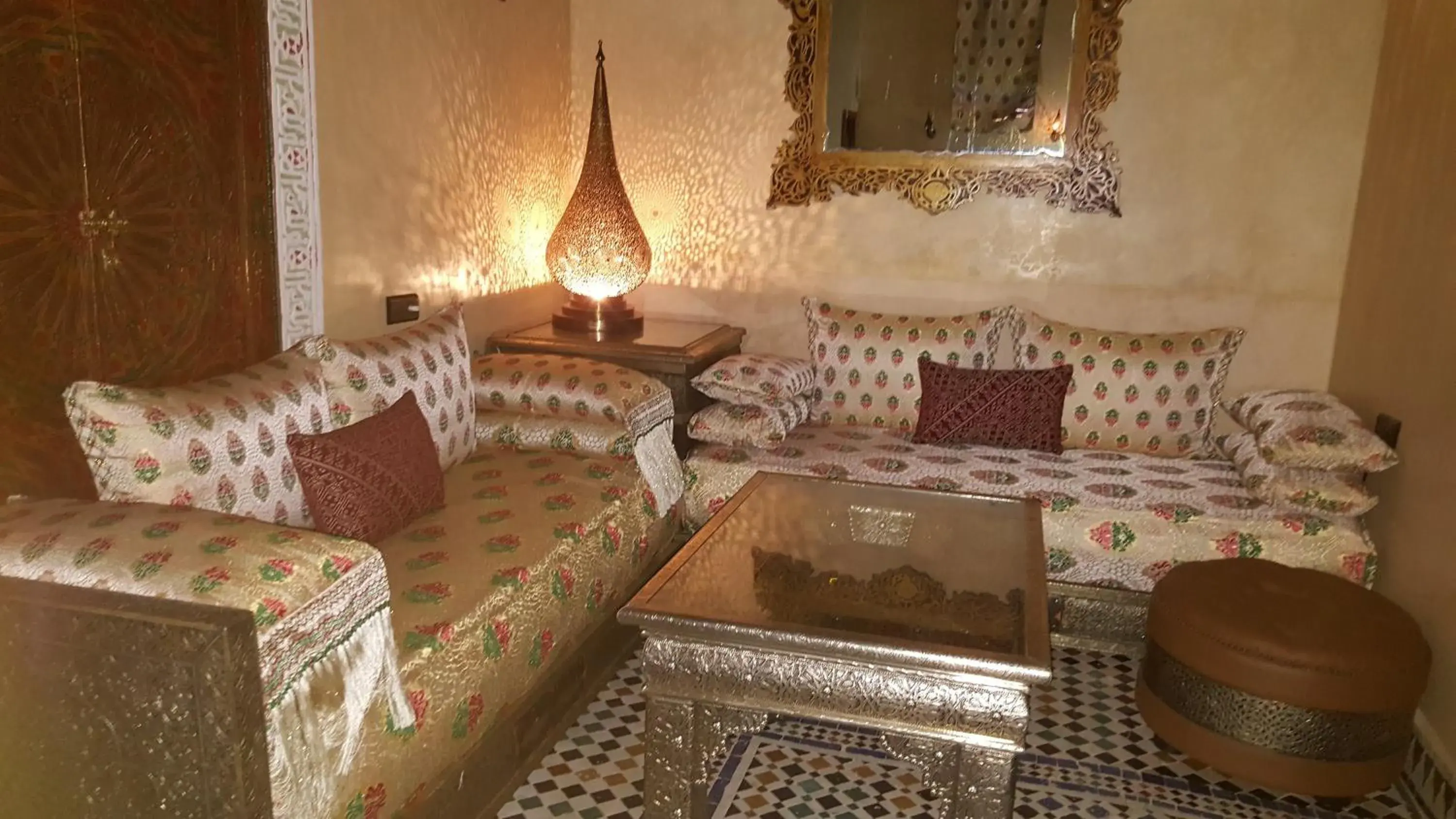 Suite in Riad Mama H&K Suite in Riad Mama H&K