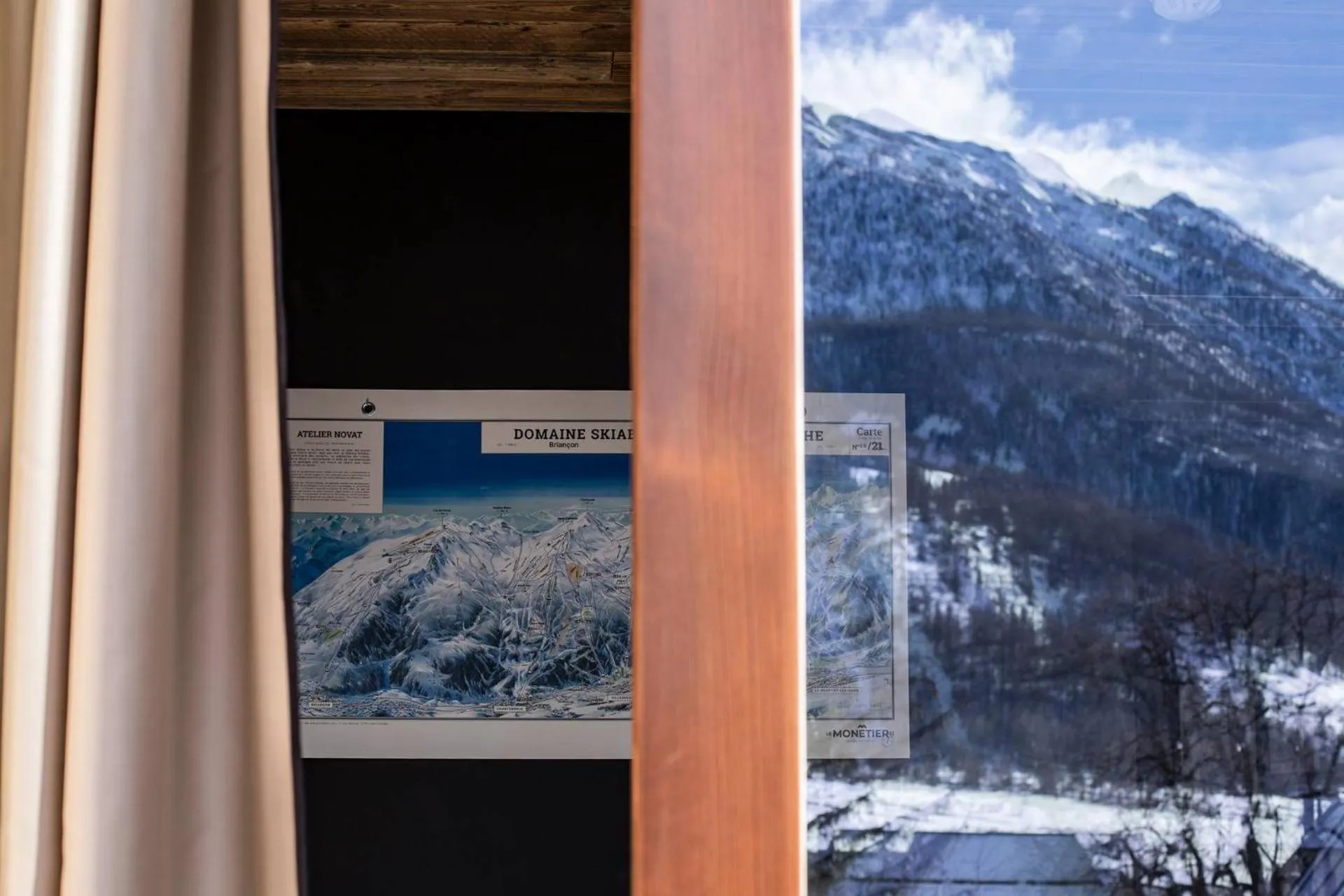 Mountain view in Hôtel Restaurant Le Monêtier