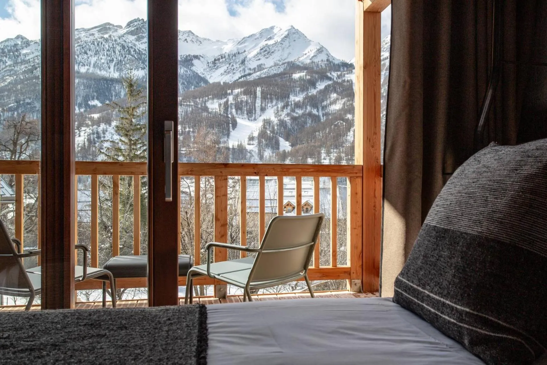 Balcony/Terrace in Hôtel Restaurant Le Monêtier