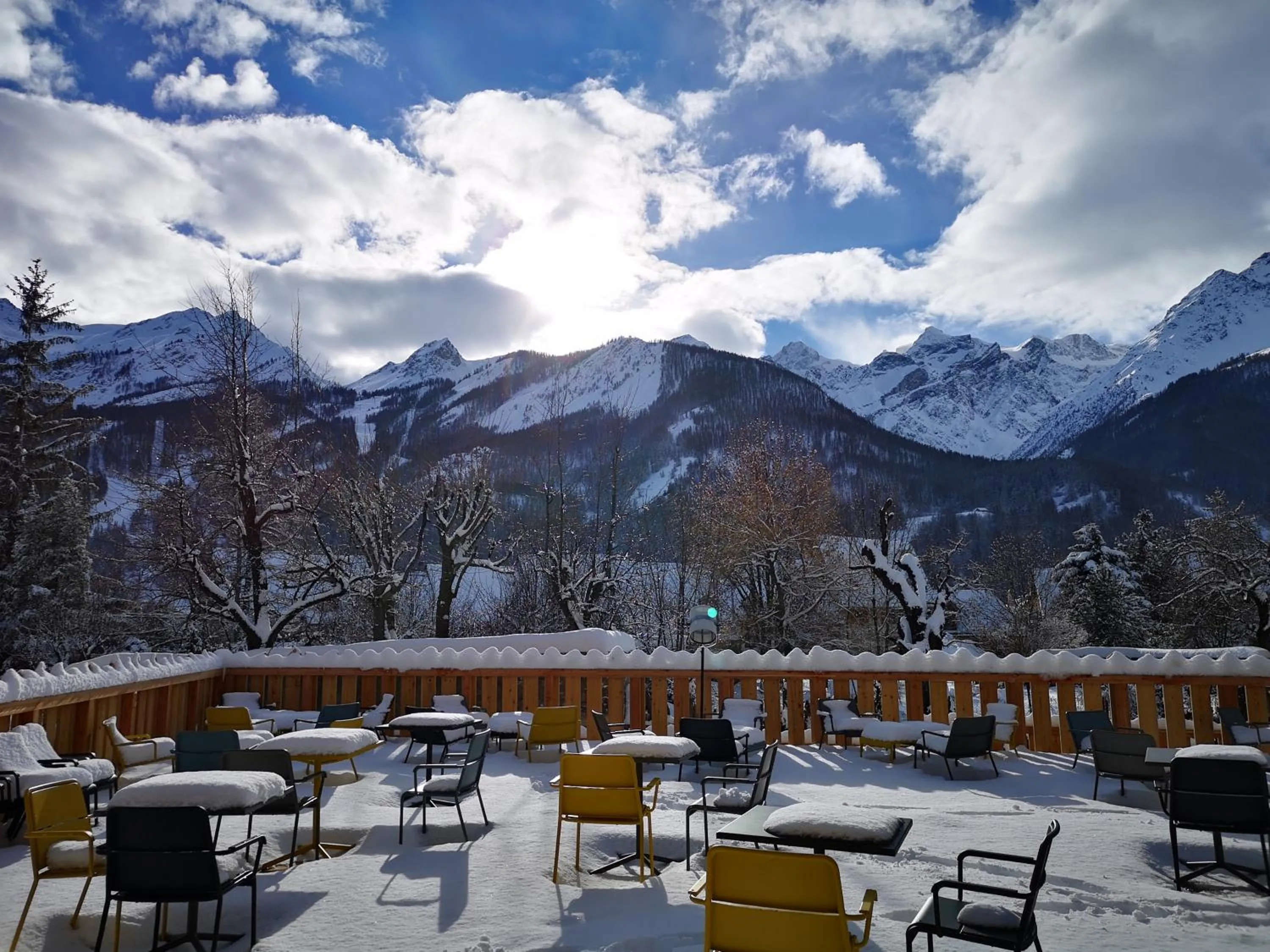 Balcony/Terrace in Hôtel Restaurant Le Monêtier