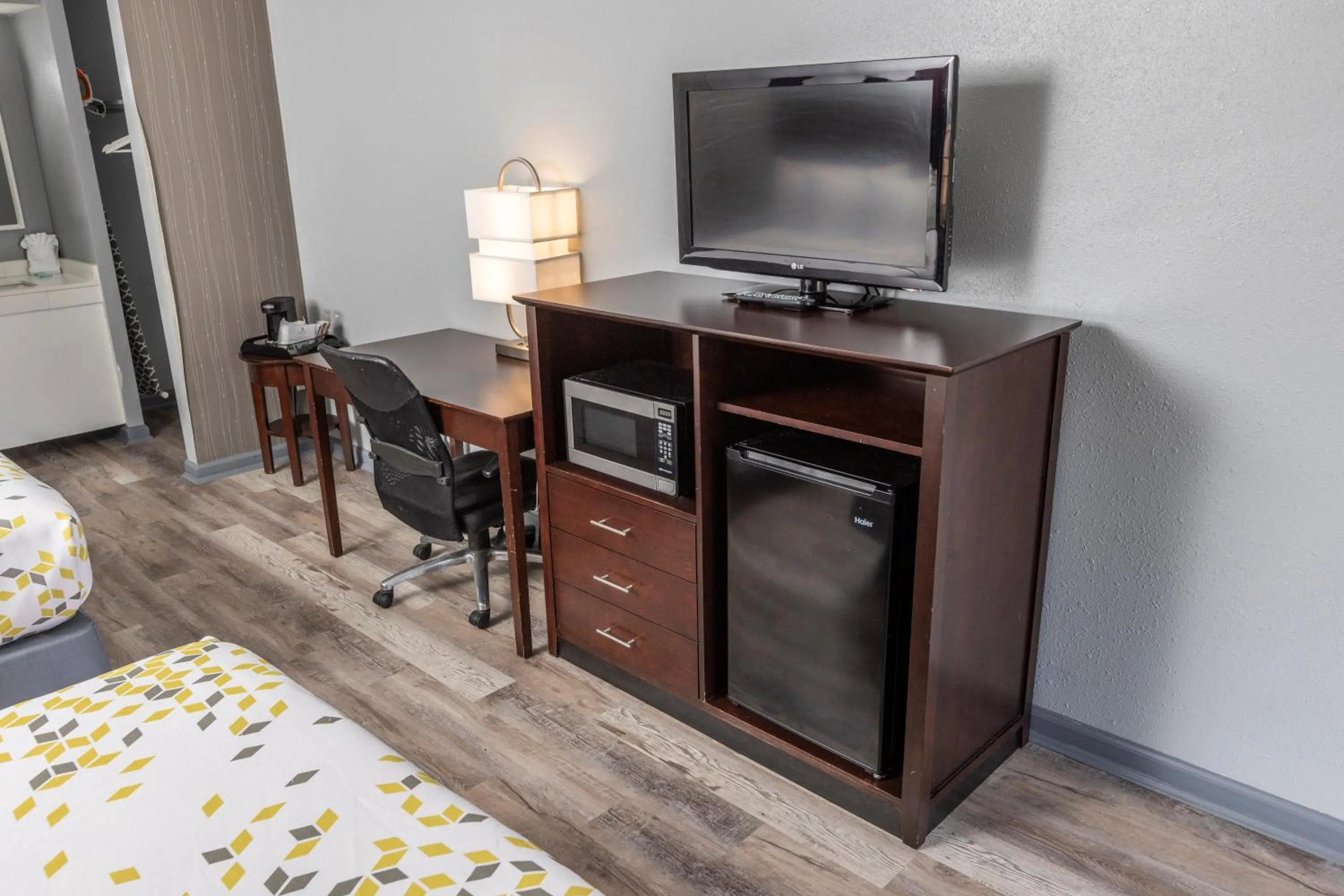 TV and multimedia, Bed in Butler Inn