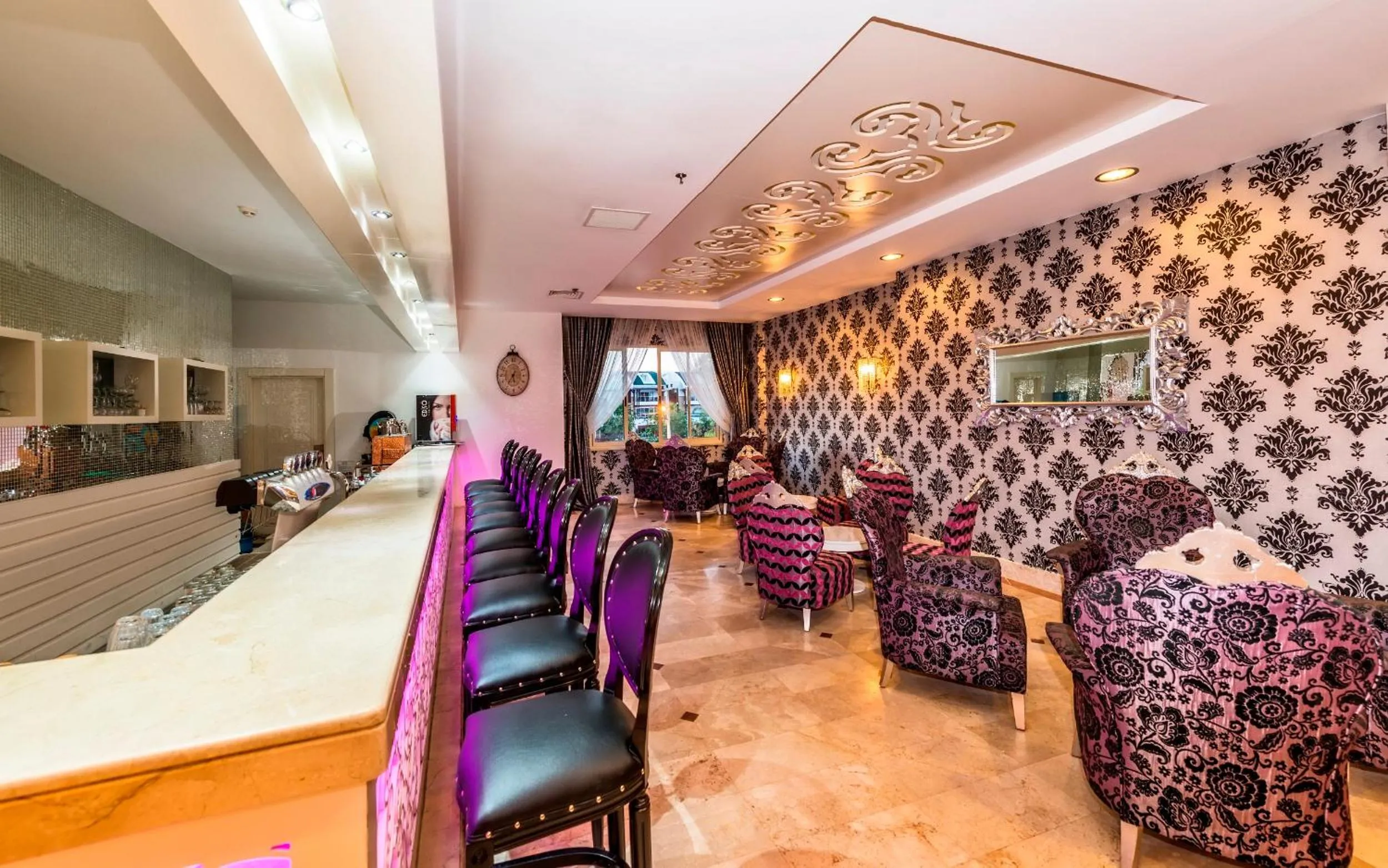 Coffee/tea facilities in Serenis Hotel