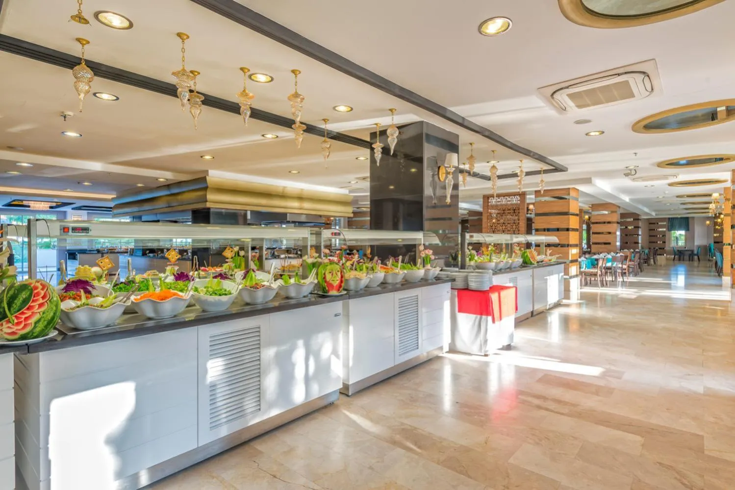 Food and drinks in Serenis Hotel