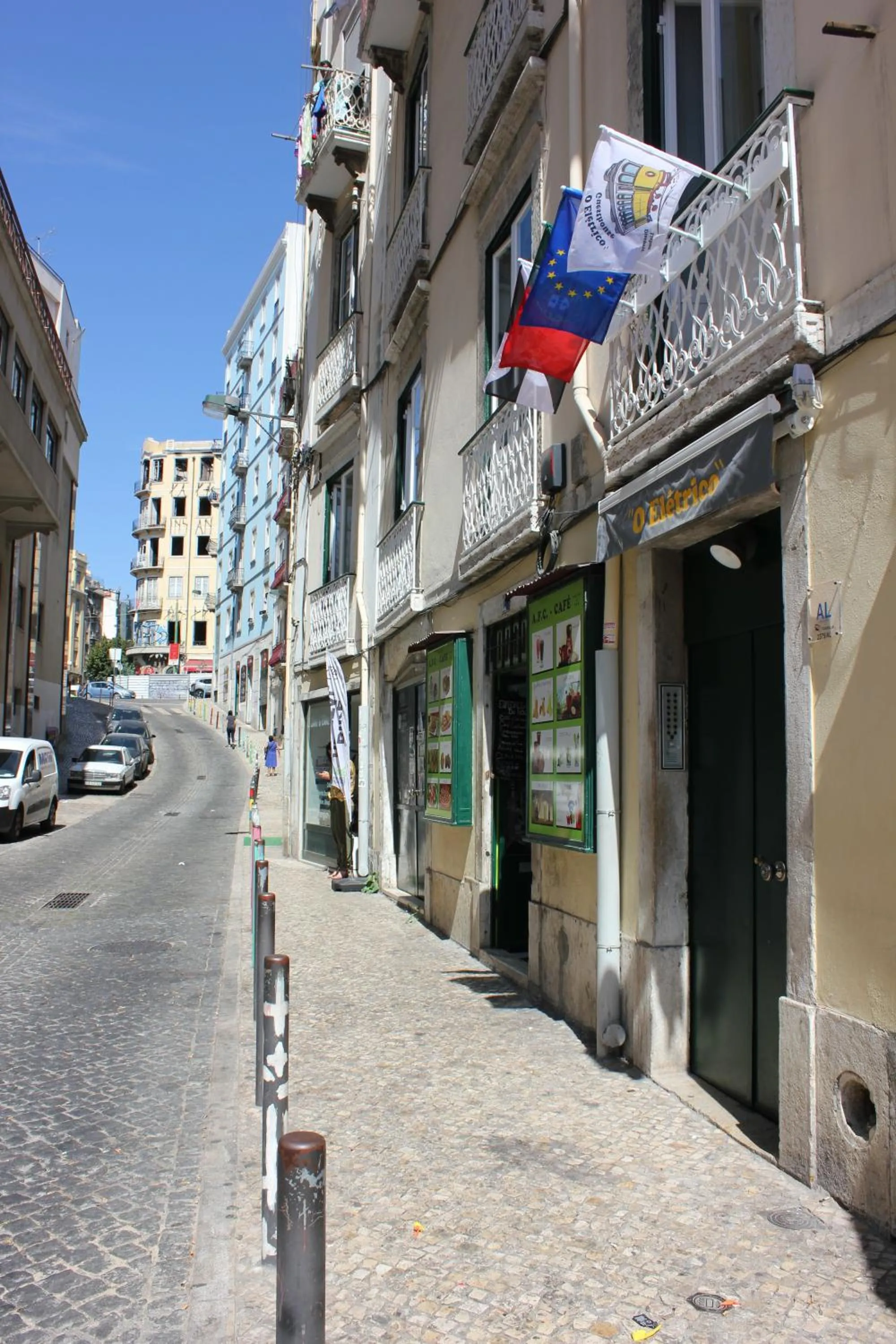Facade/entrance in O Elétrico Guesthouse
