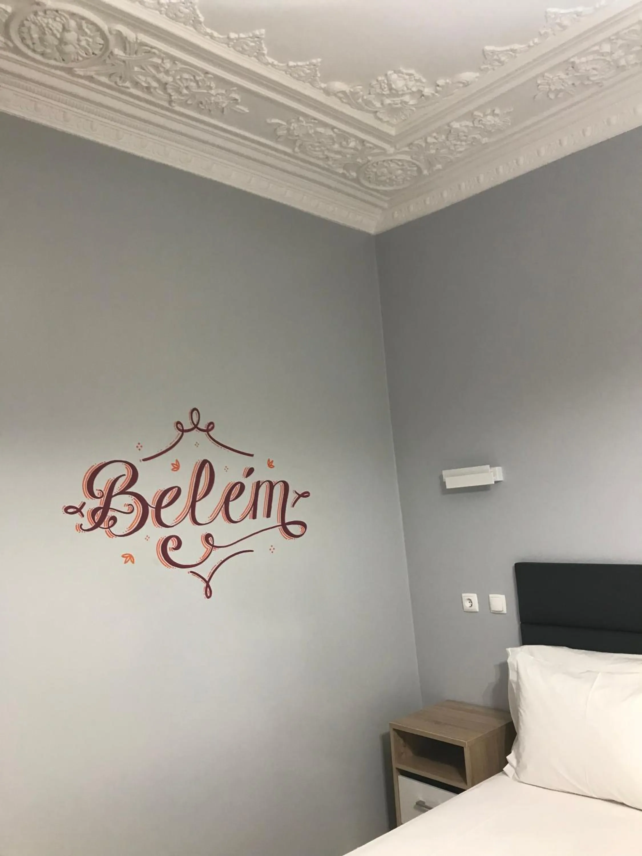 Decorative detail, Bed in O Elétrico Guesthouse