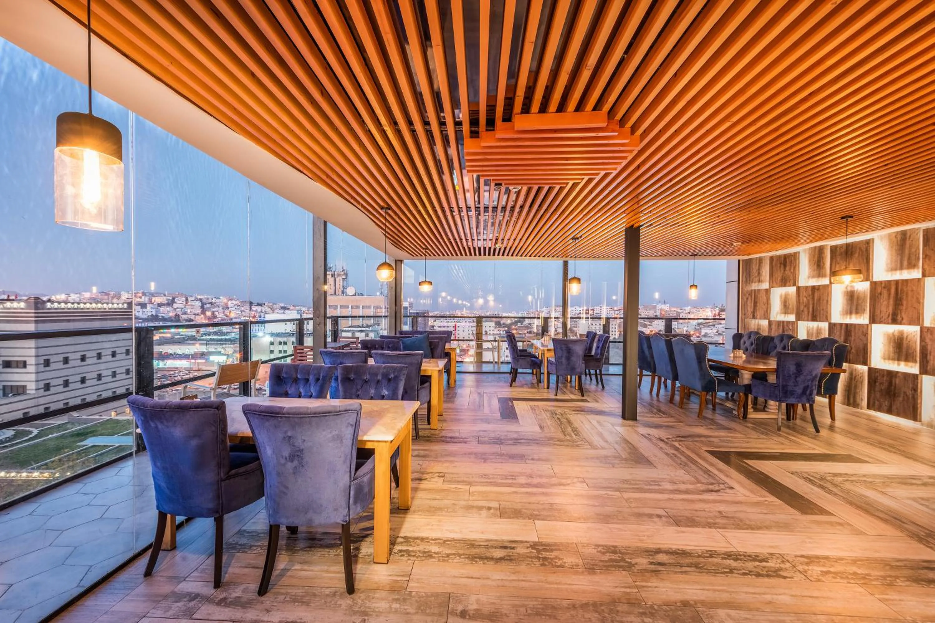 Restaurant/places to eat in Blue inn Boutique