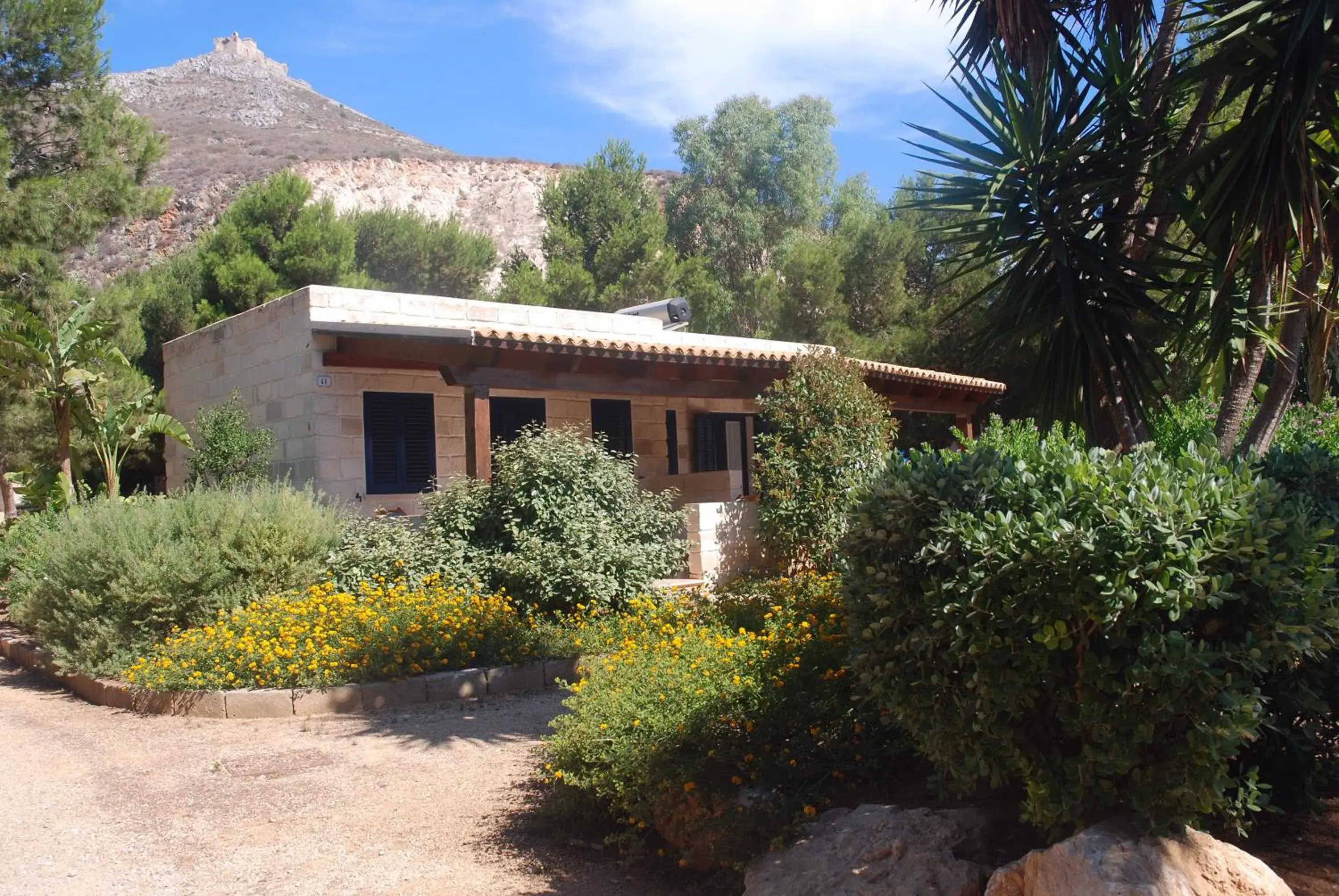 Facade/entrance in Miramare Residence Facade/entrance in Miramare Residence