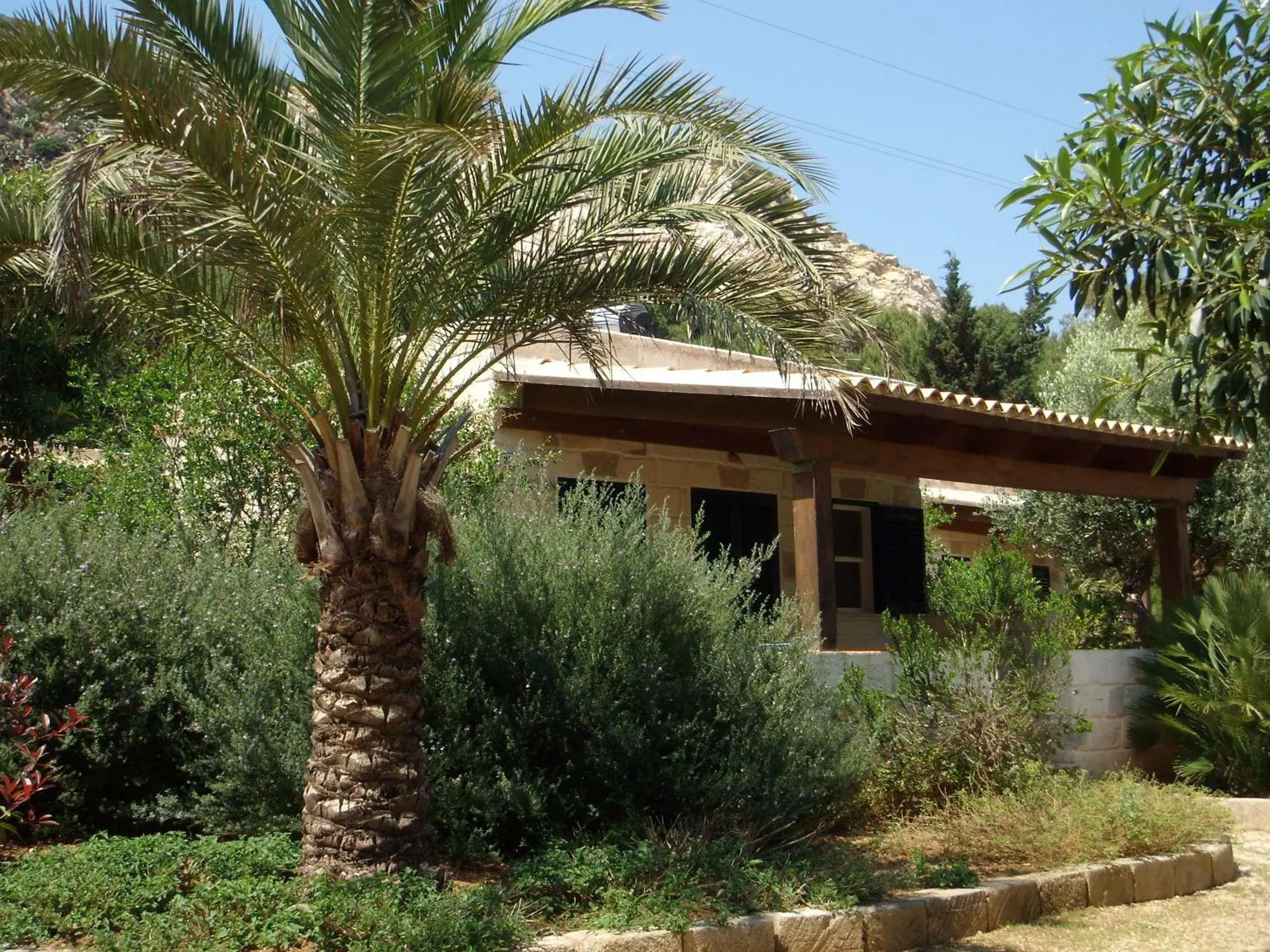 Facade/entrance in Miramare Residence Facade/entrance in Miramare Residence