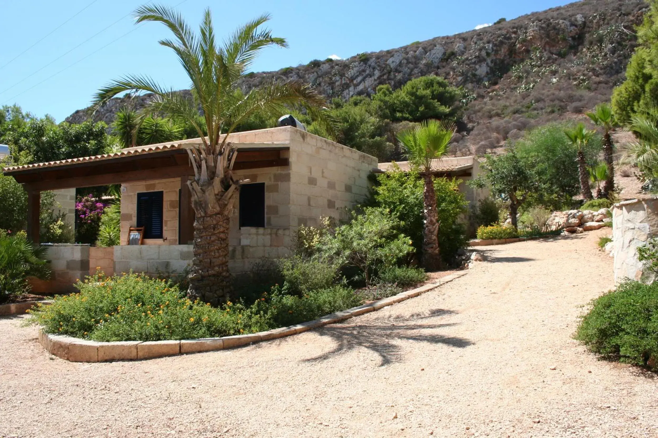 Facade/entrance in Miramare Residence Facade/entrance in Miramare Residence