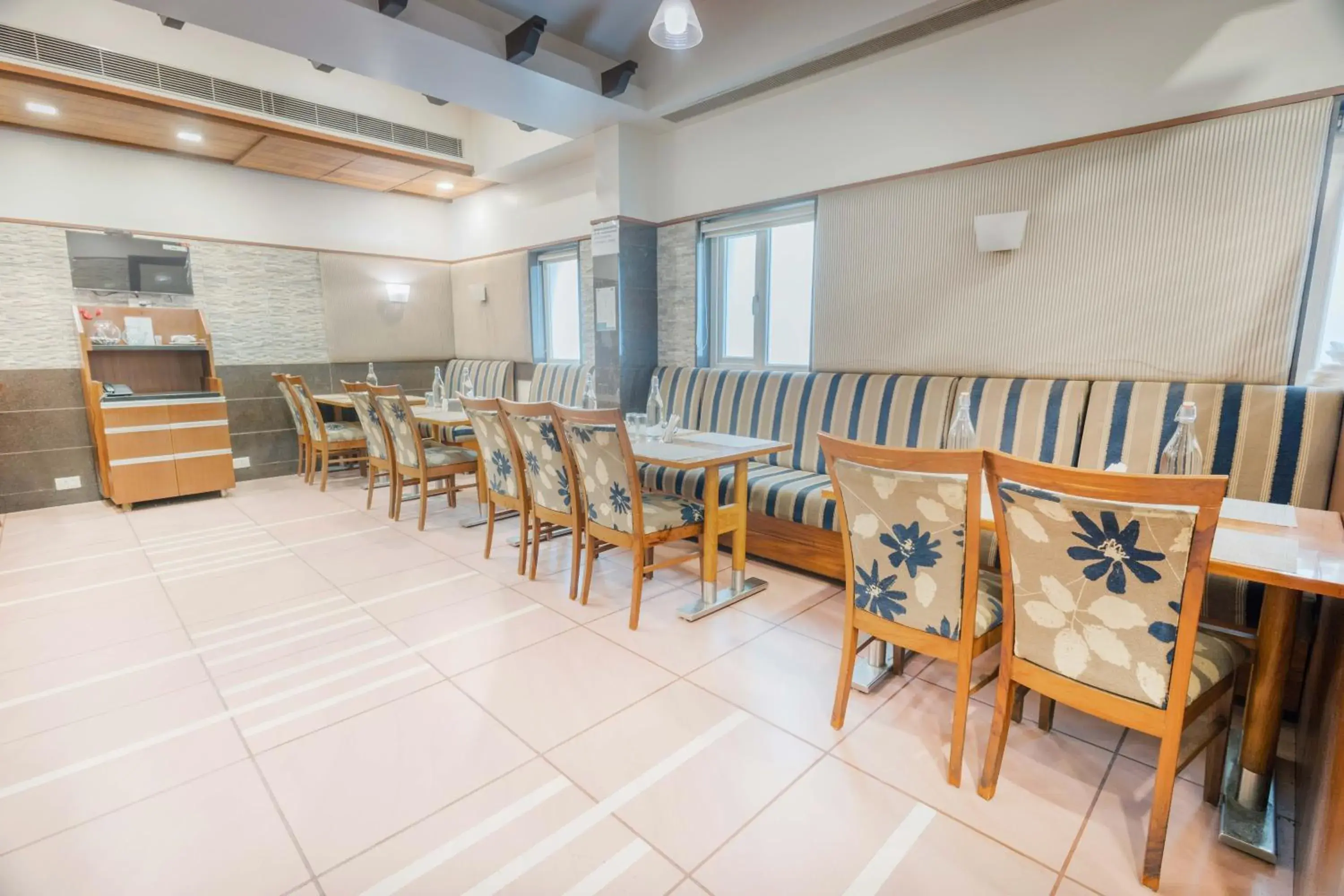 Restaurant/places to eat in Treebo Ambassador Restaurant/places to eat in Treebo Ambassador