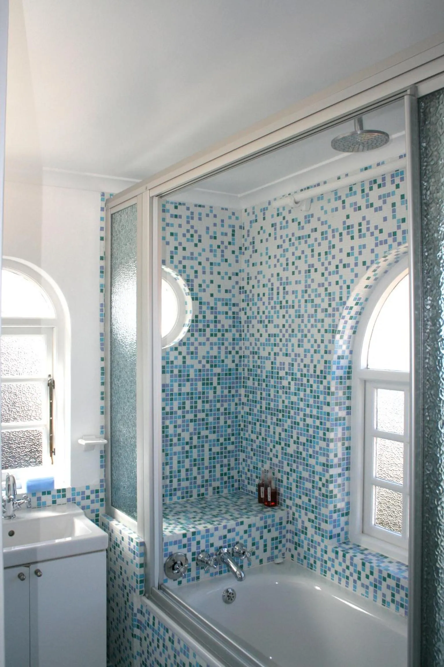 Bathroom in Blue On Blue Bed and Breakfast