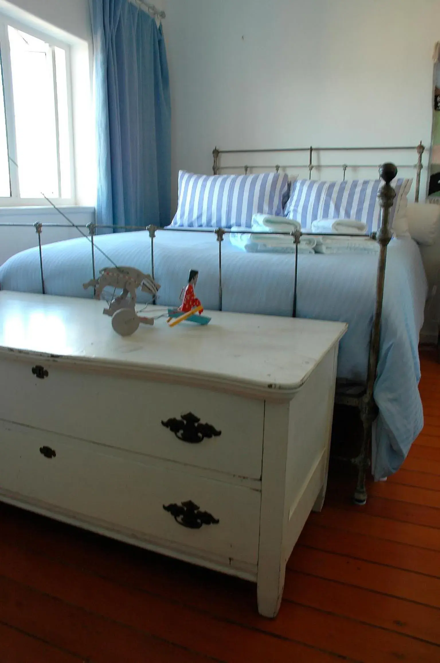 Double Room in Blue On Blue Bed and Breakfast Double Room in Blue On Blue Bed and Breakfast