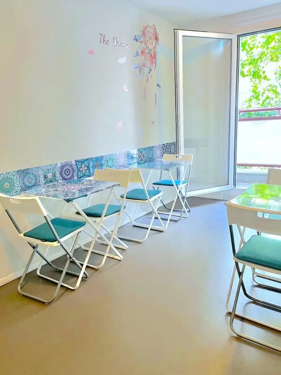 Restaurant/places to eat in BNB near Brandenburg Gate - Rooms & Apartments Restaurant/places to eat in BNB near Brandenburg Gate - Rooms & Apartments