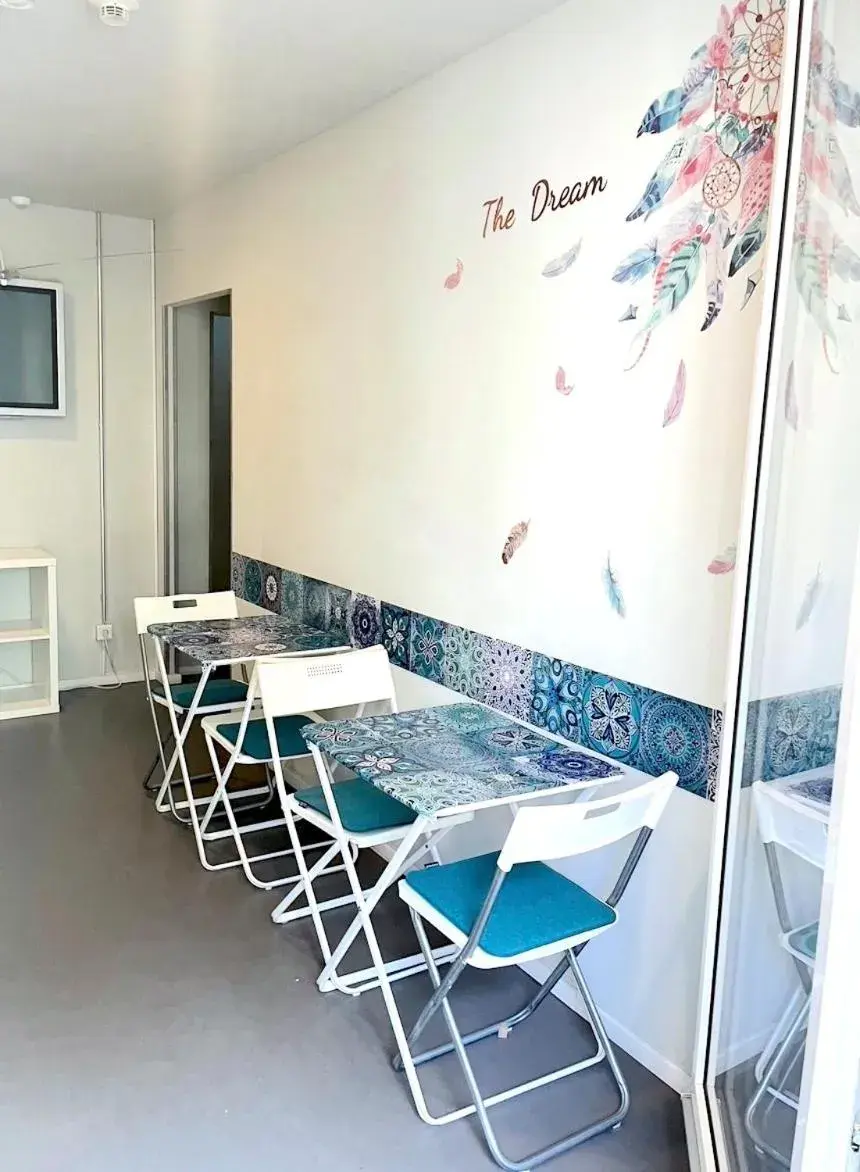 Restaurant/places to eat in BNB near Brandenburg Gate - Rooms & Apartments Restaurant/places to eat in BNB near Brandenburg Gate - Rooms & Apartments