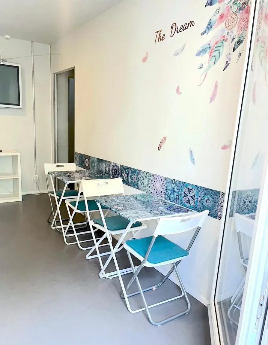 Restaurant/places to eat in BNB near Brandenburg Gate - Rooms & Apartments Restaurant/places to eat in BNB near Brandenburg Gate - Rooms & Apartments