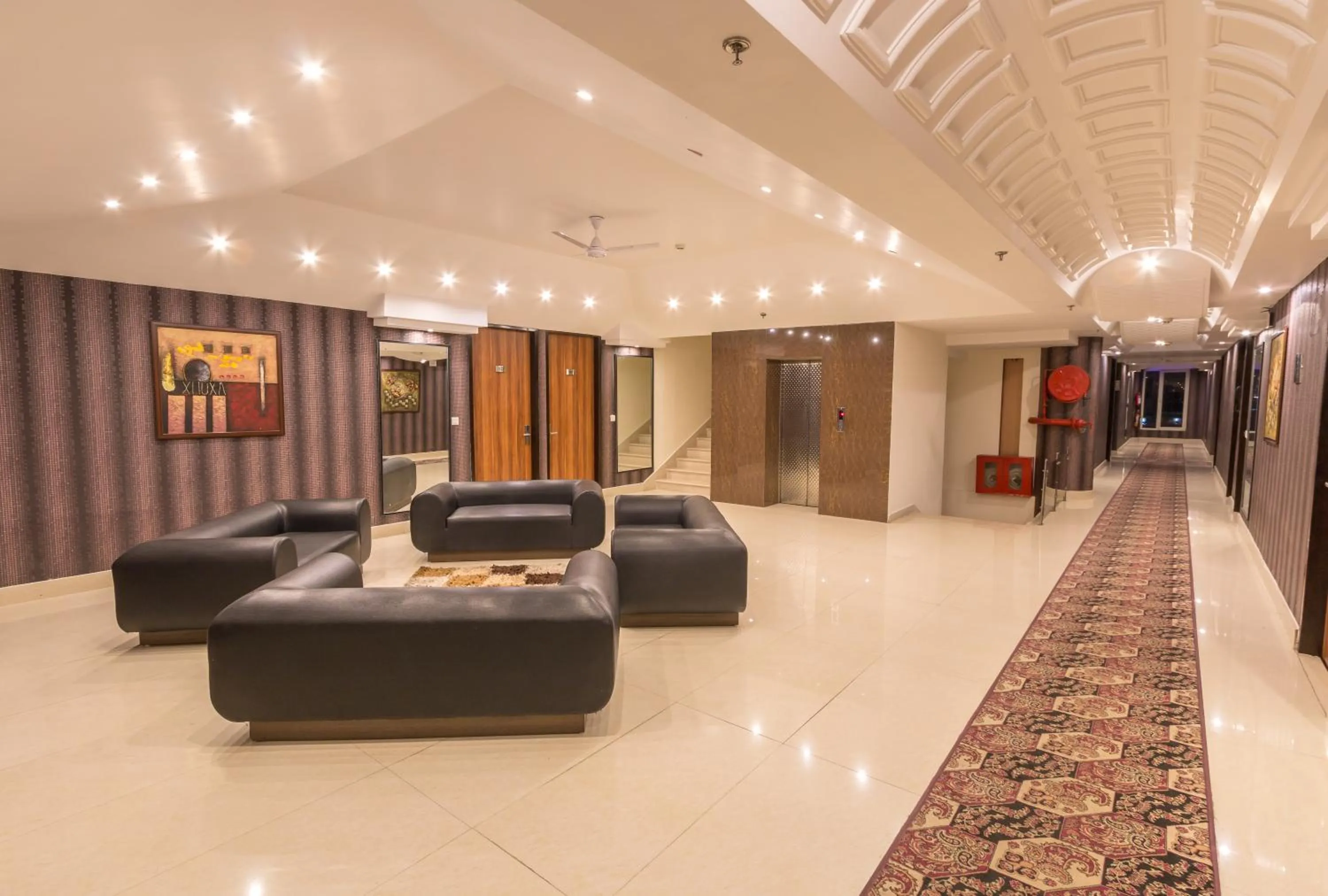 Seating area in Pride Premier Solitaire