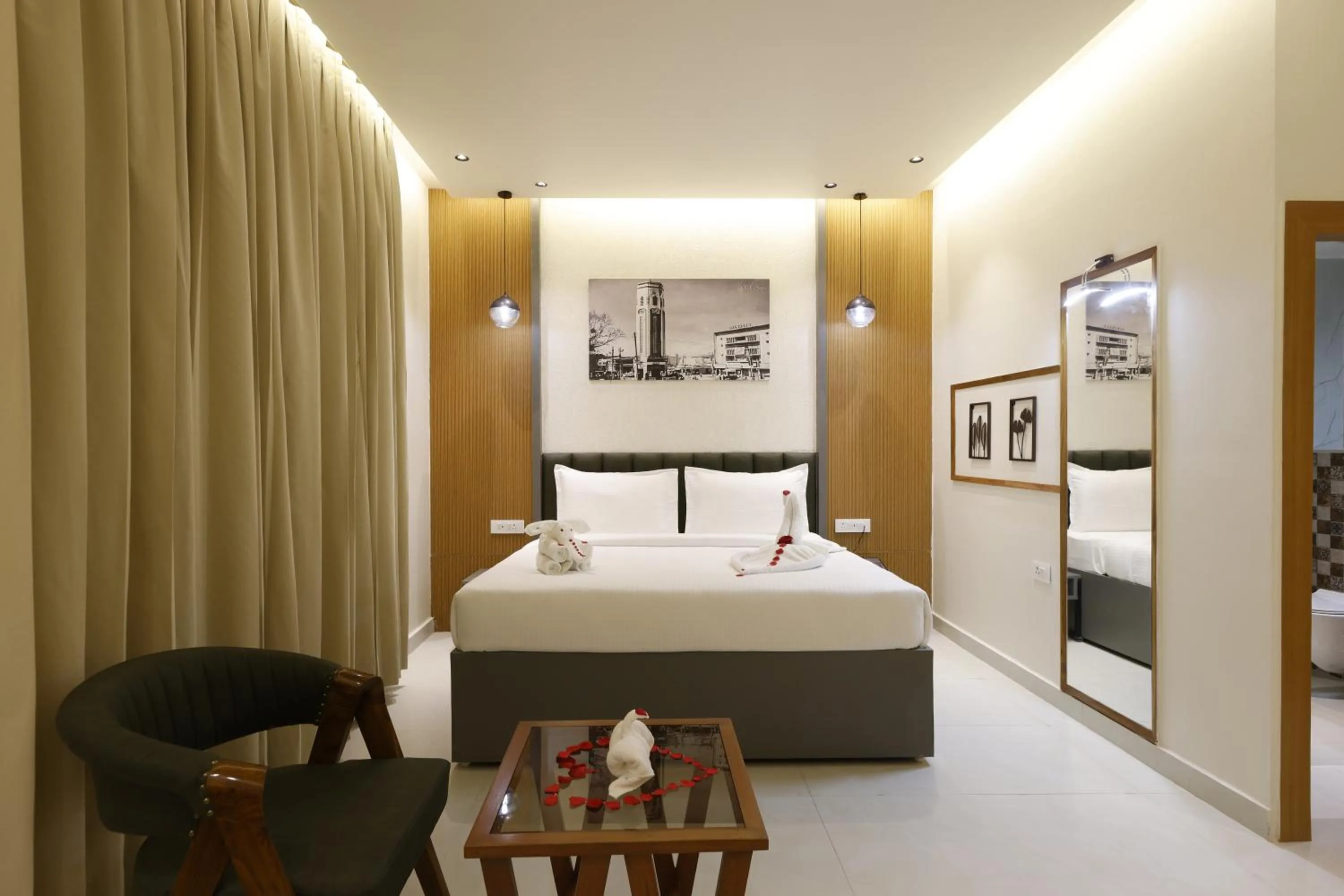 Bedroom, Bed in Pride Premier Solitaire