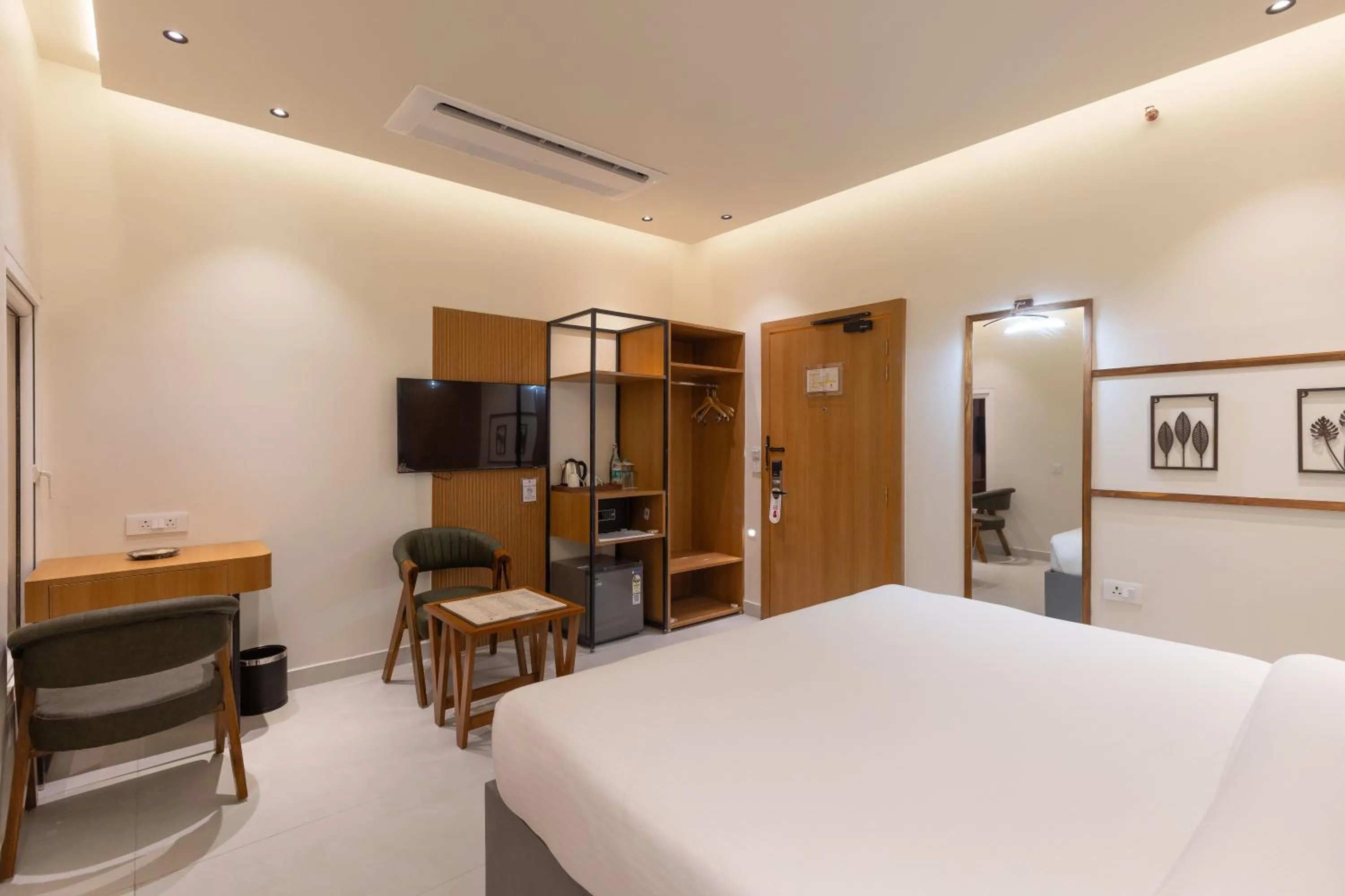 Bedroom, Bed in Pride Premier Solitaire