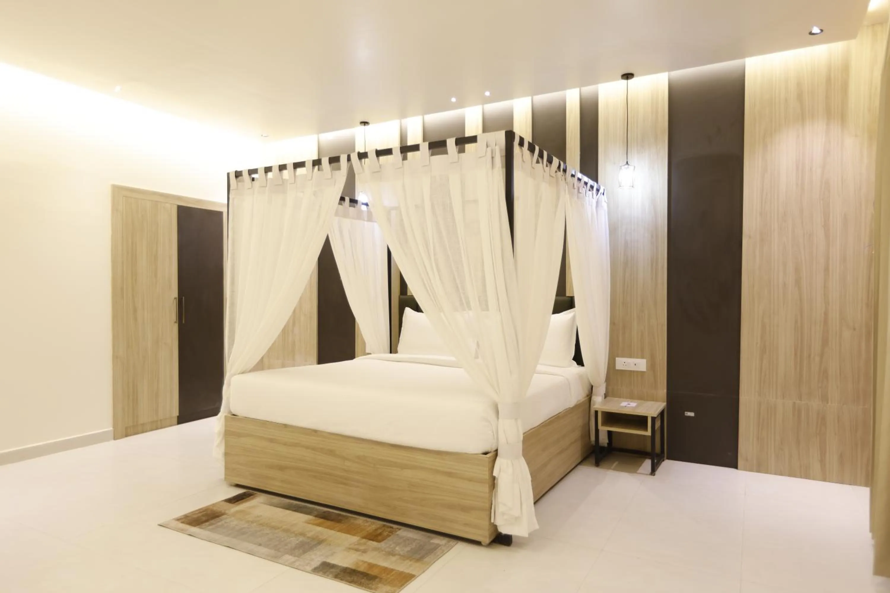 Bedroom, Bed in Pride Premier Solitaire