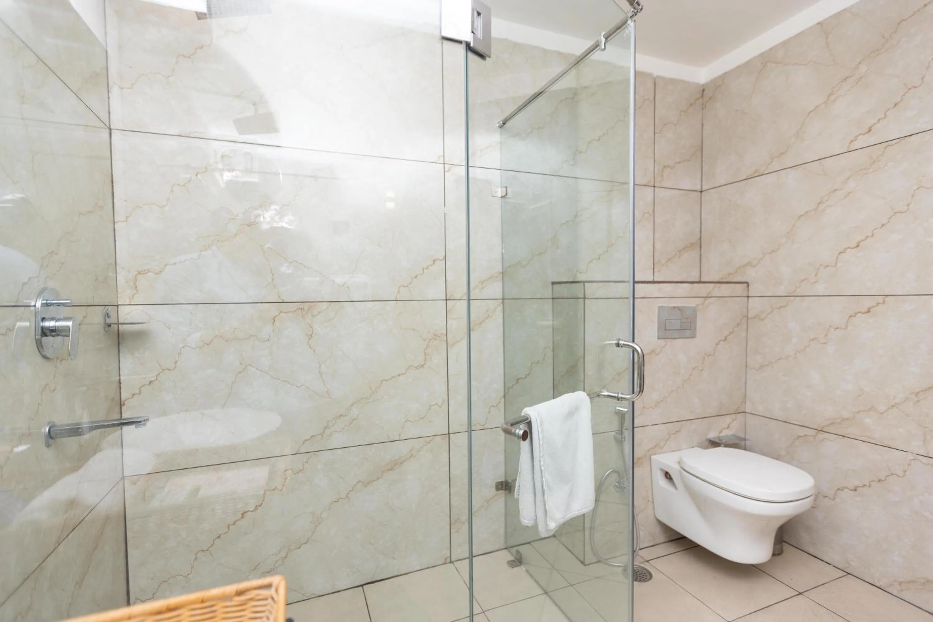 Shower in Pride Premier Solitaire