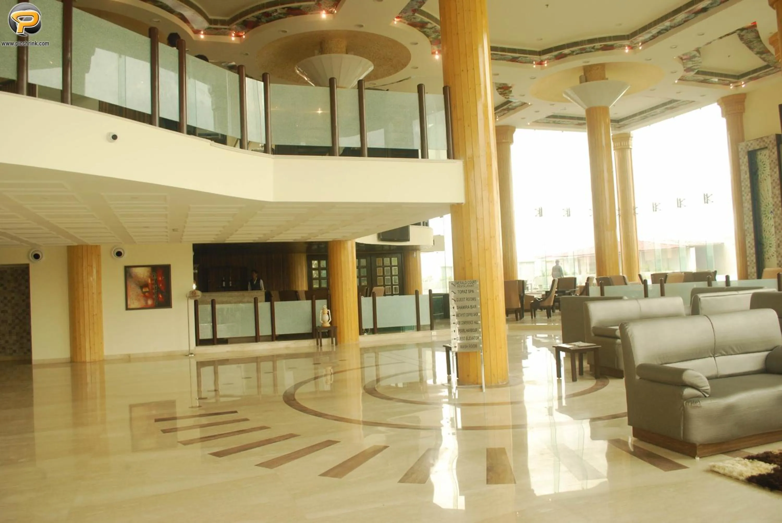 Lobby or reception in Pride Premier Solitaire