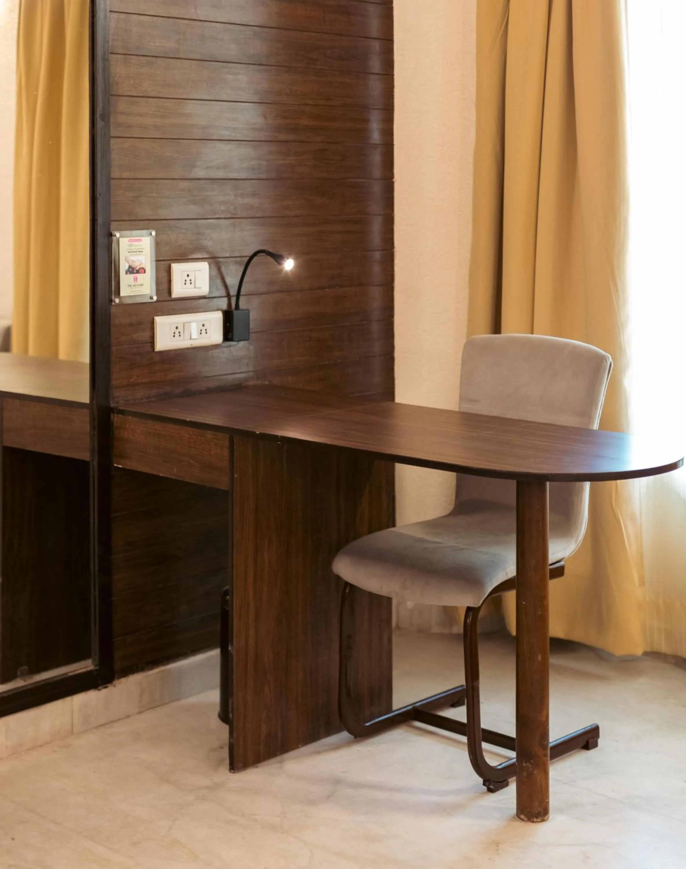 hair dresser in Pride Premier Solitaire