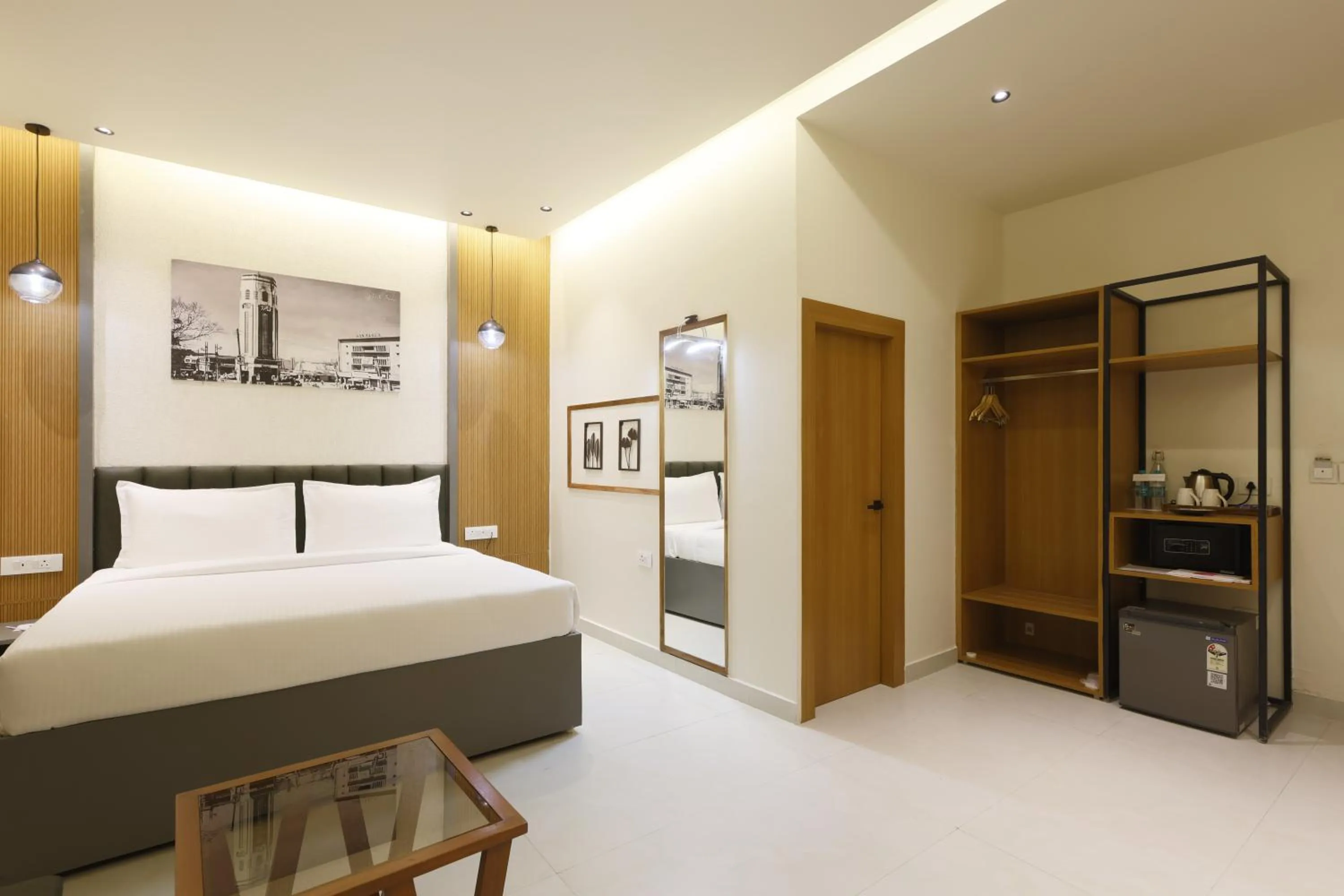 Bedroom, Bed in Pride Premier Solitaire