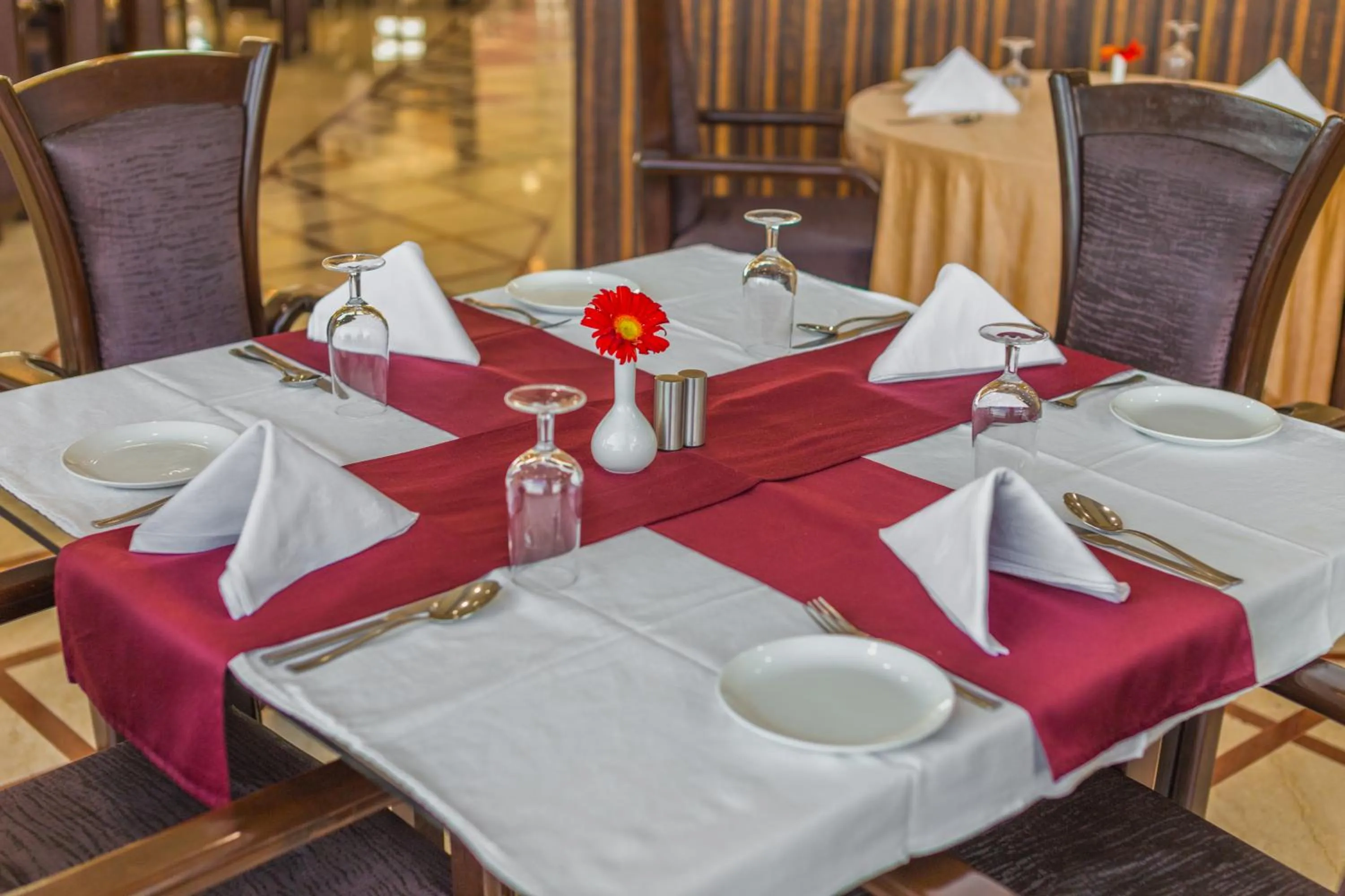 Restaurant/places to eat in Pride Premier Solitaire