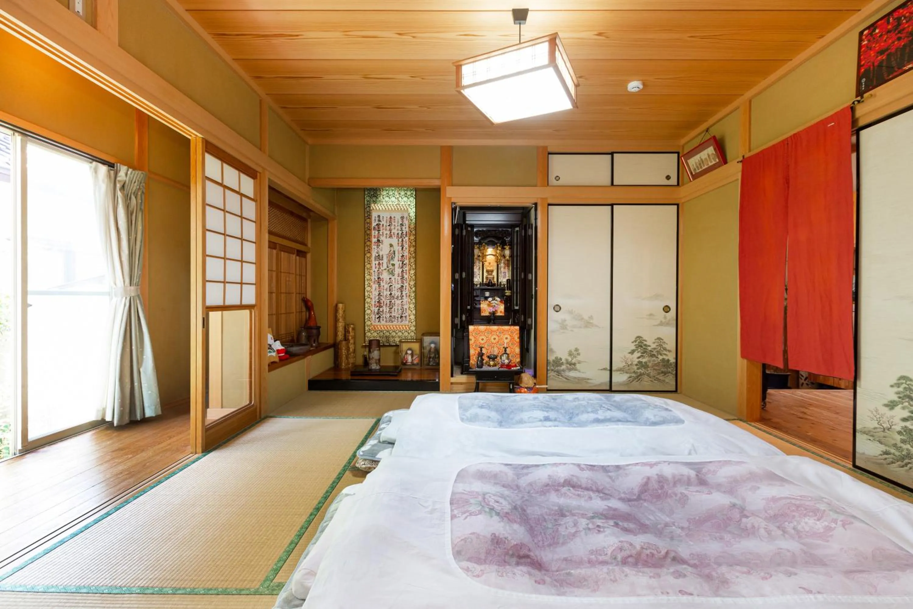 Photo of the whole room, Bed in AbbeyRoad Inn Seika