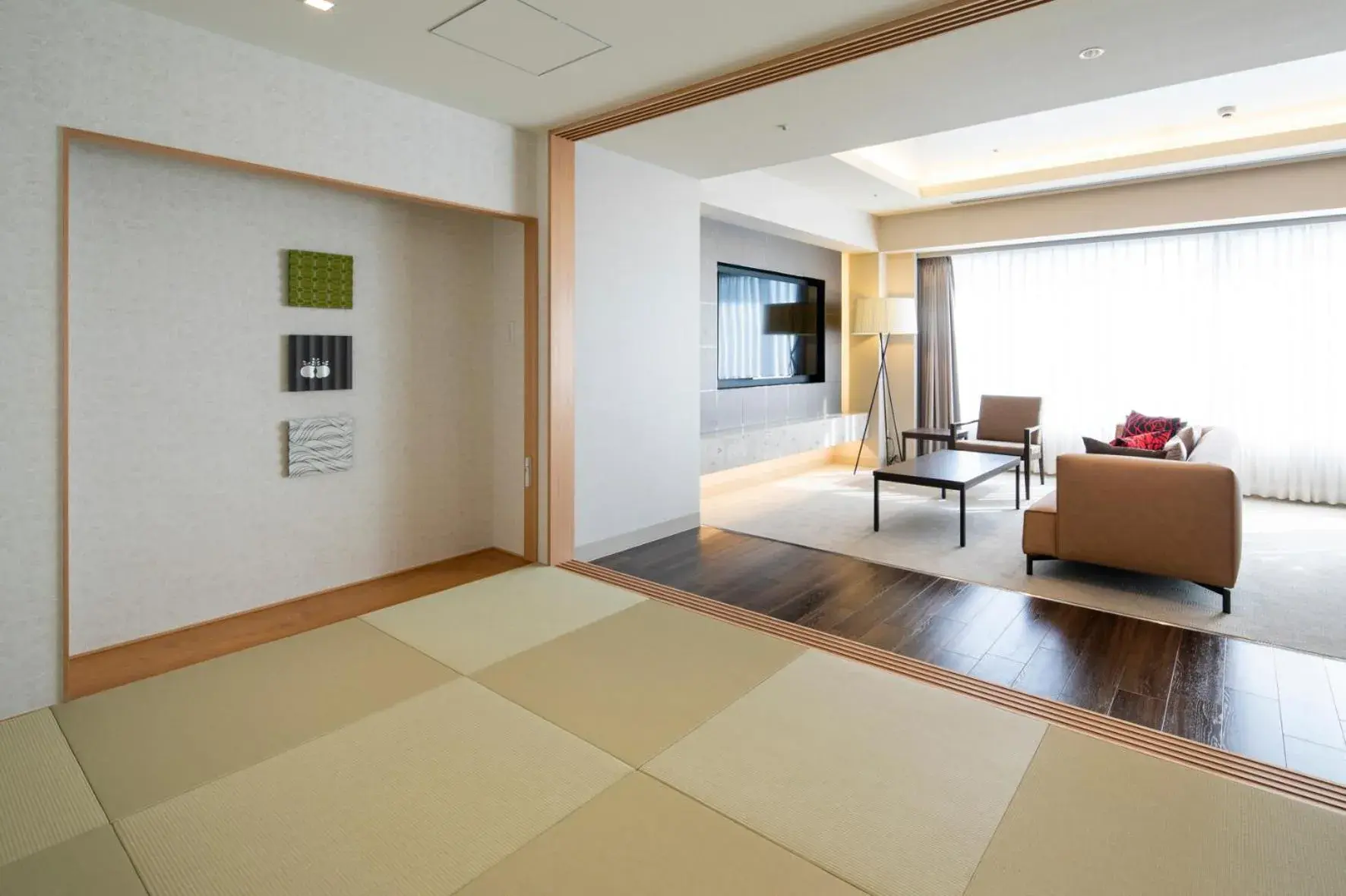 TV and multimedia in Kyoto U-BELL Hotel