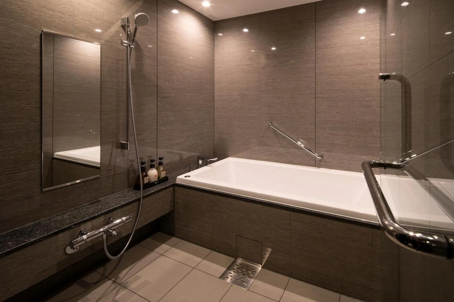 Shower in Kyoto U-BELL Hotel