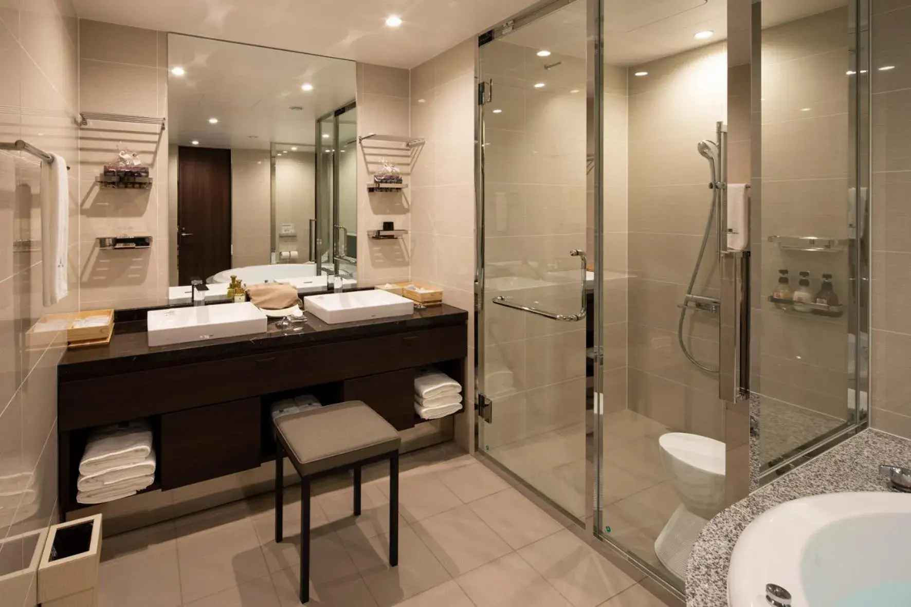 Shower, Bathroom in Kyoto U-BELL Hotel