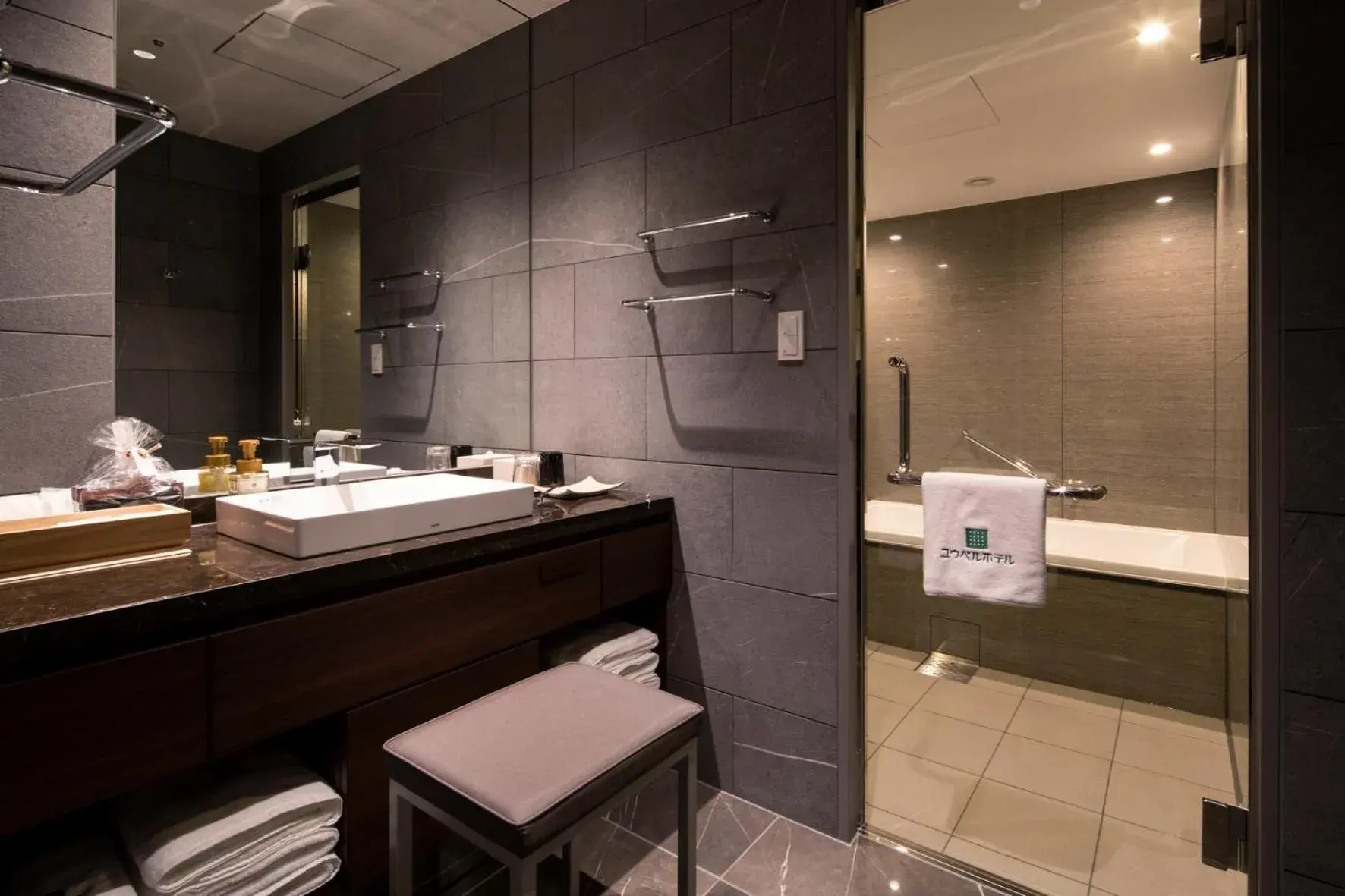 Photo of the whole room, Bathroom in Kyoto U-BELL Hotel