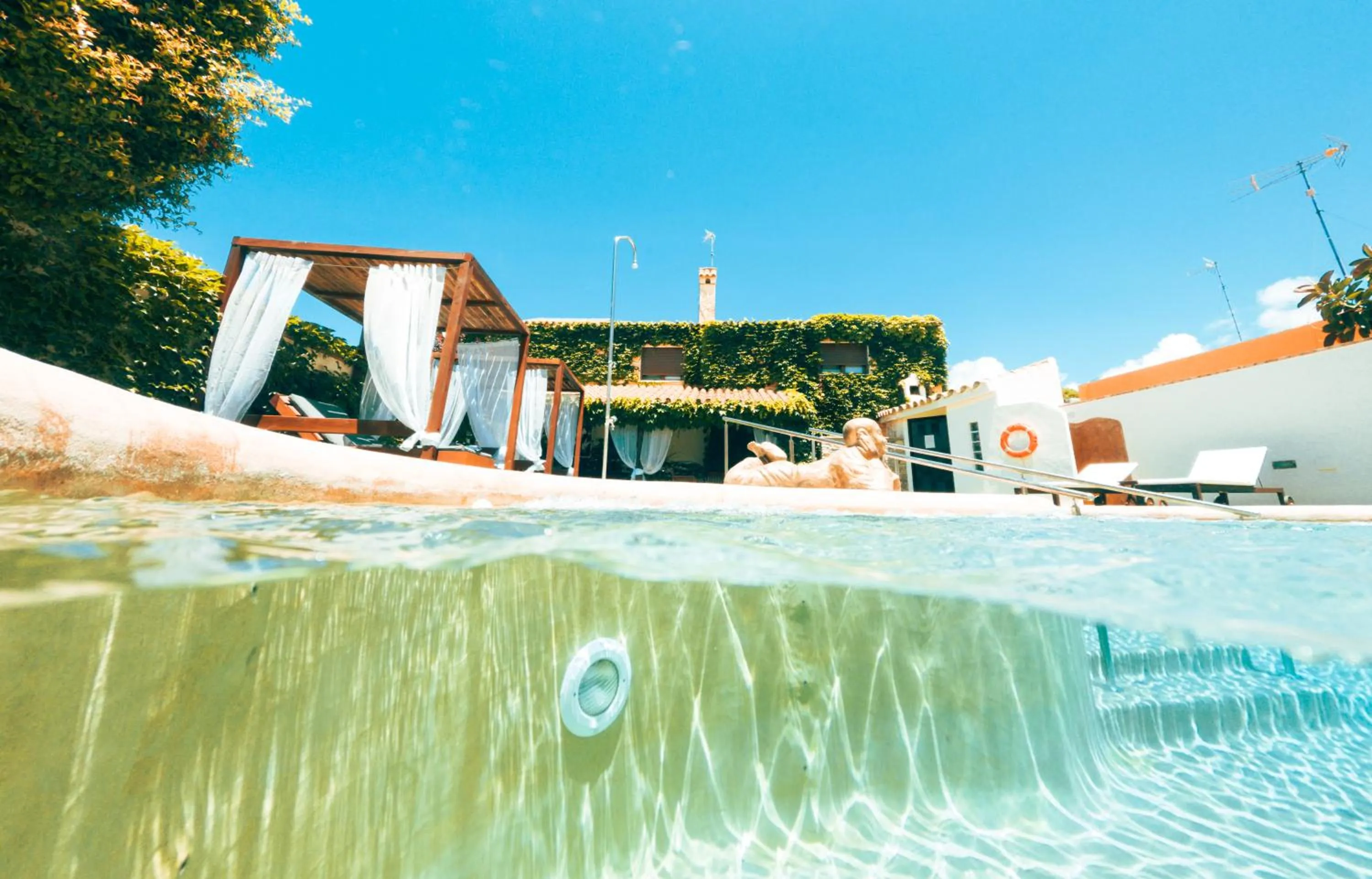 Swimming pool in AROHAZ Hotel & Restaurante