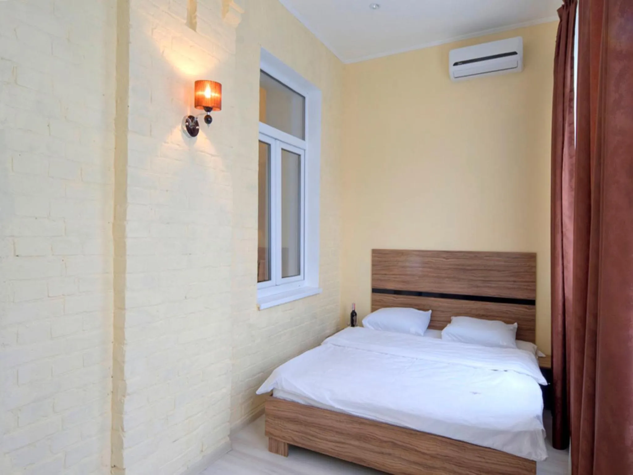 Bed in Best Season Apart Hotel