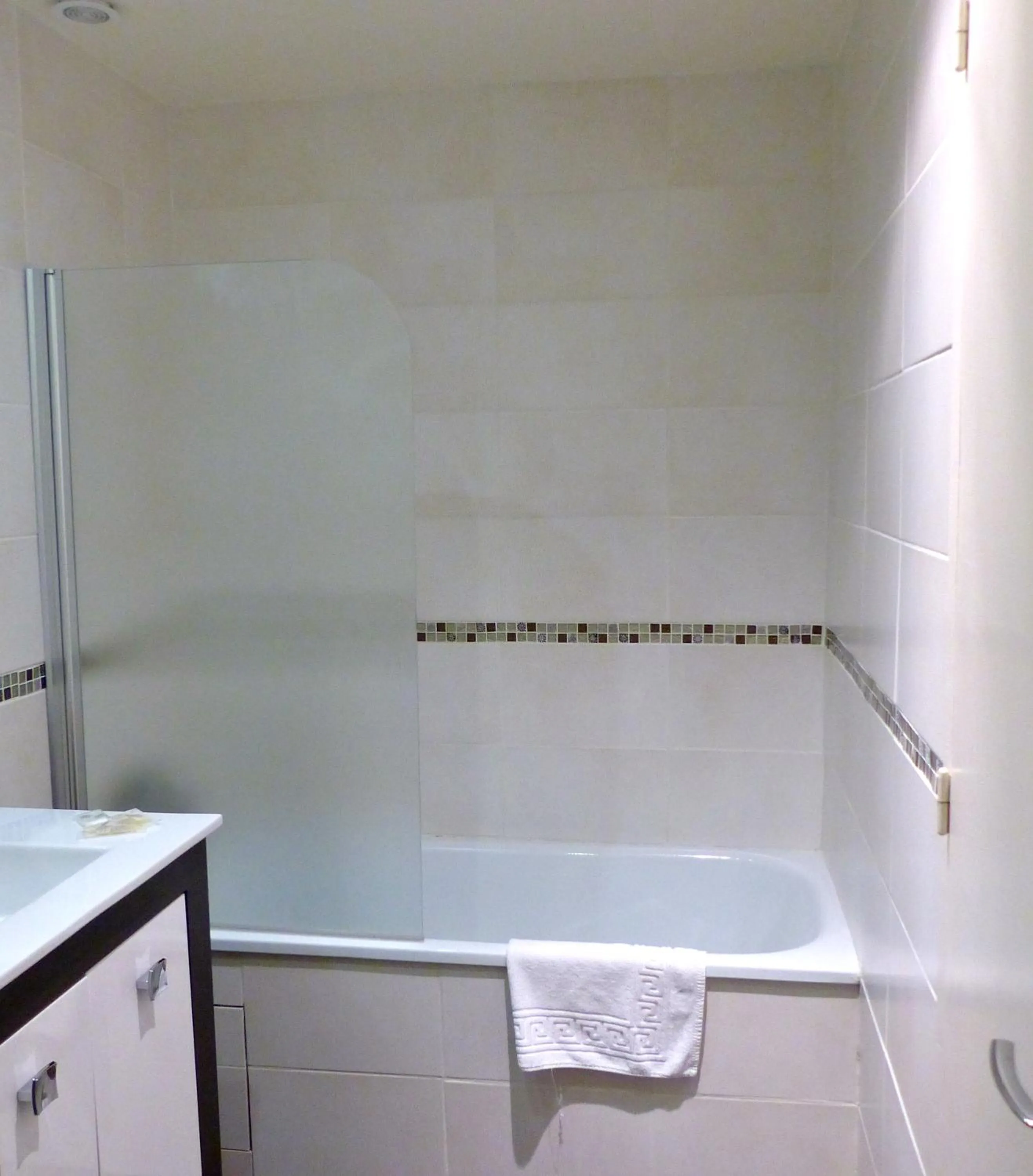 Bathroom in Hotel du Levant